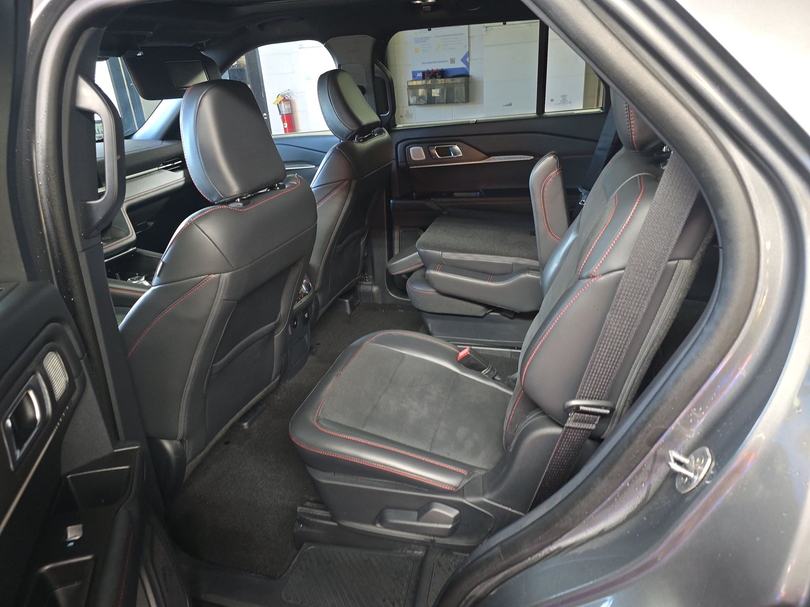 2025 Ford Explorer ST AWD