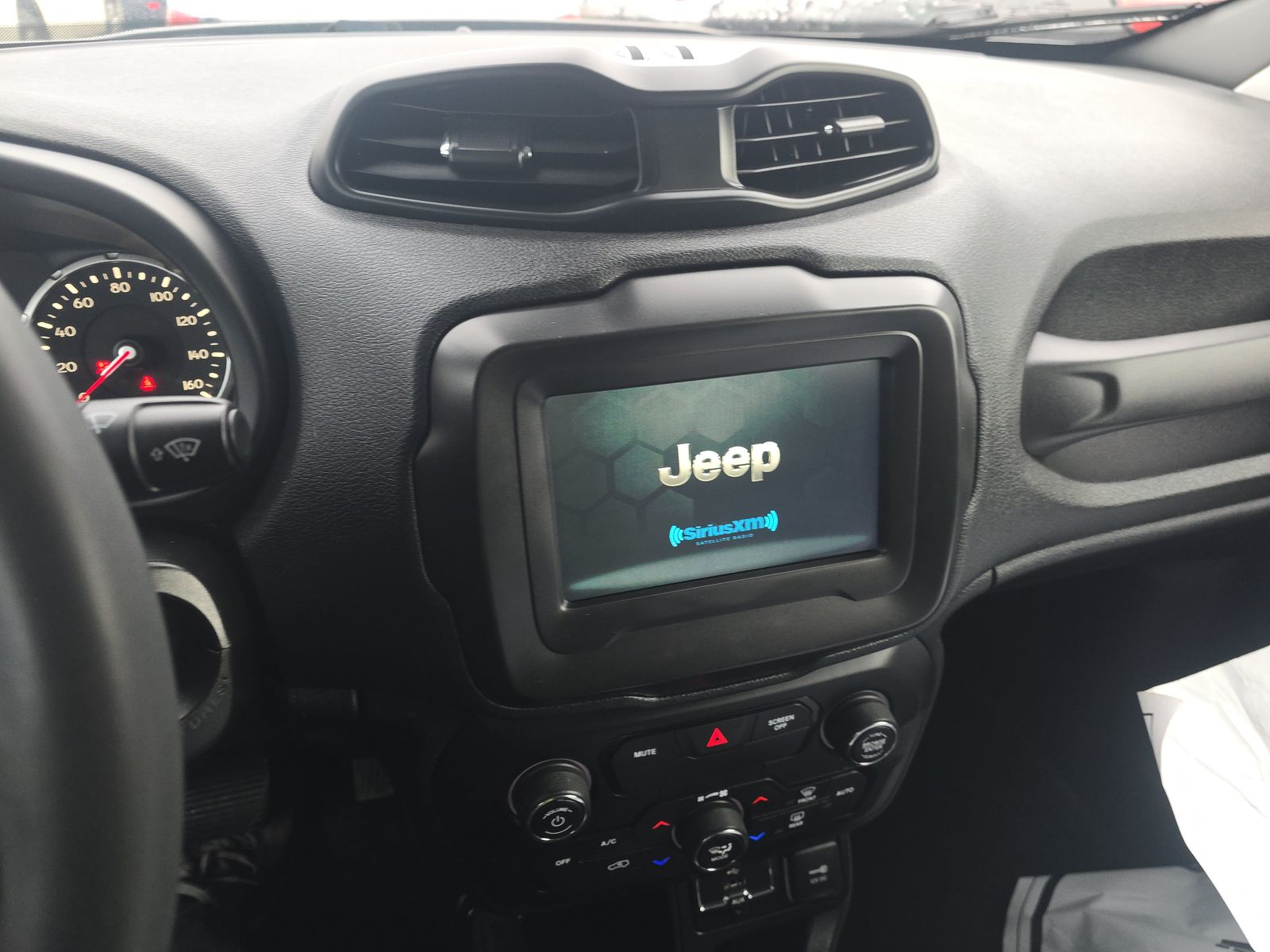 2019 Jeep Renegade Latitude FWD