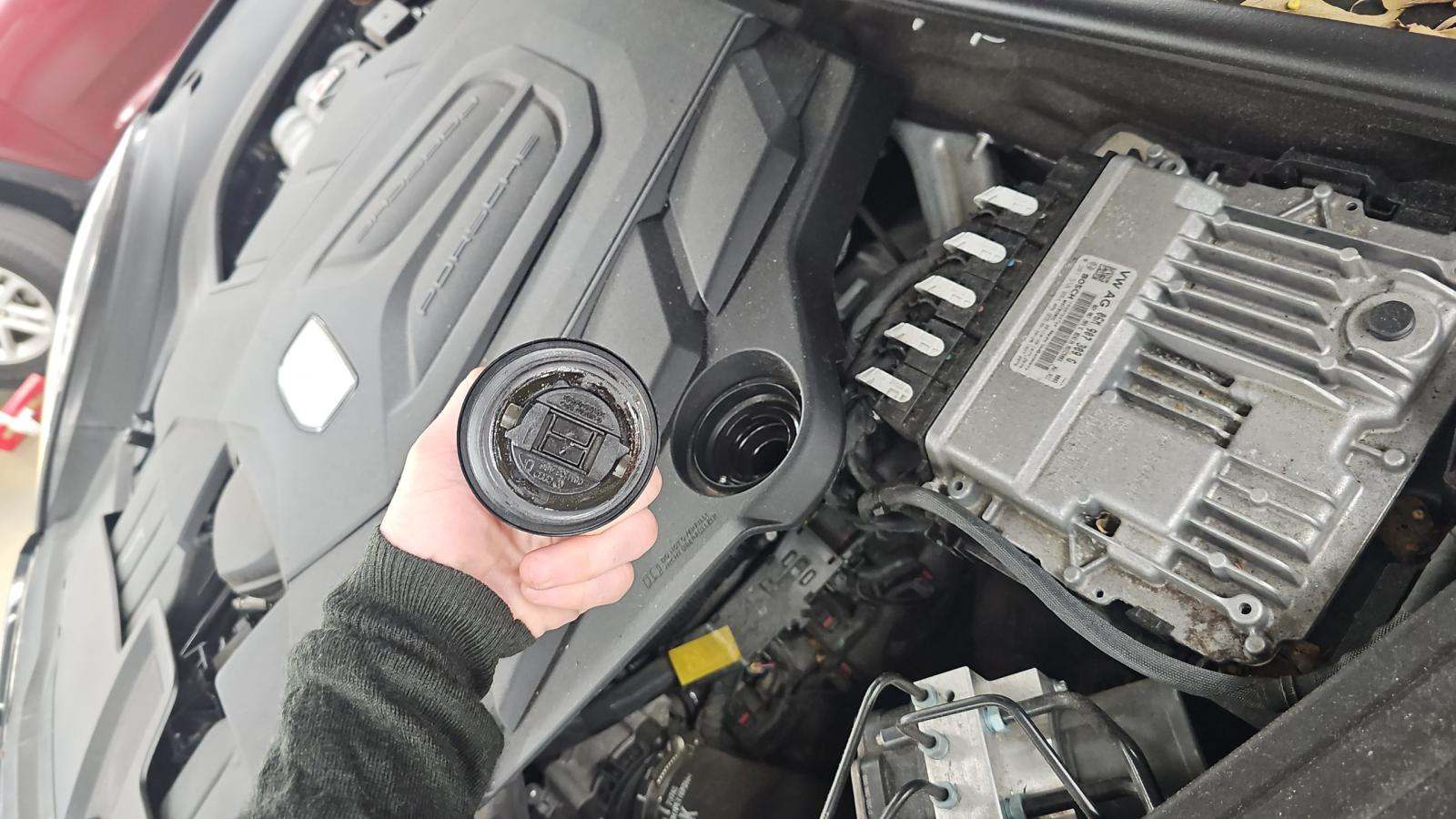 2023 Porsche Cayenne Platinum Edition AWD