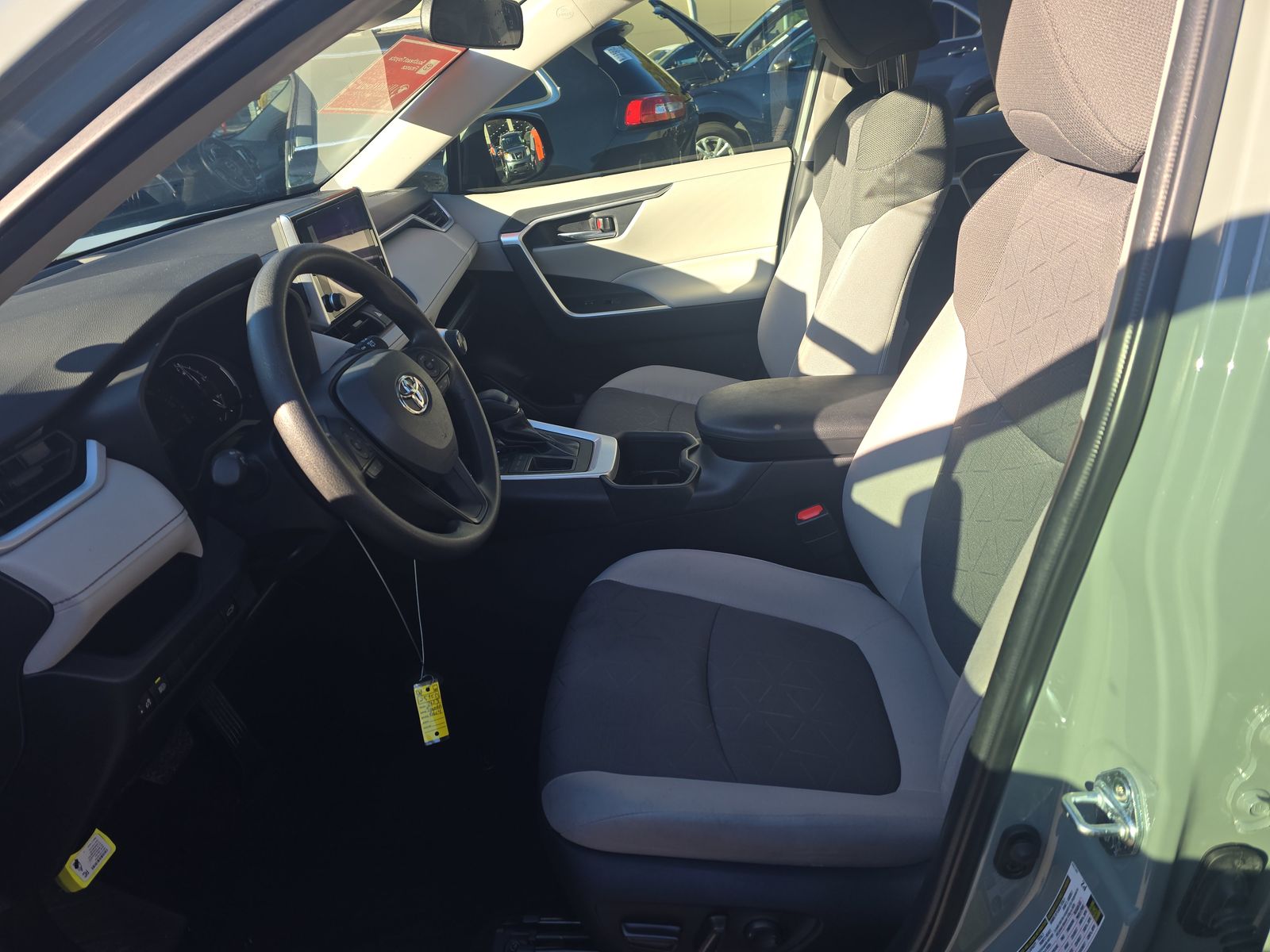 2023 Toyota RAV4 XLE FWD