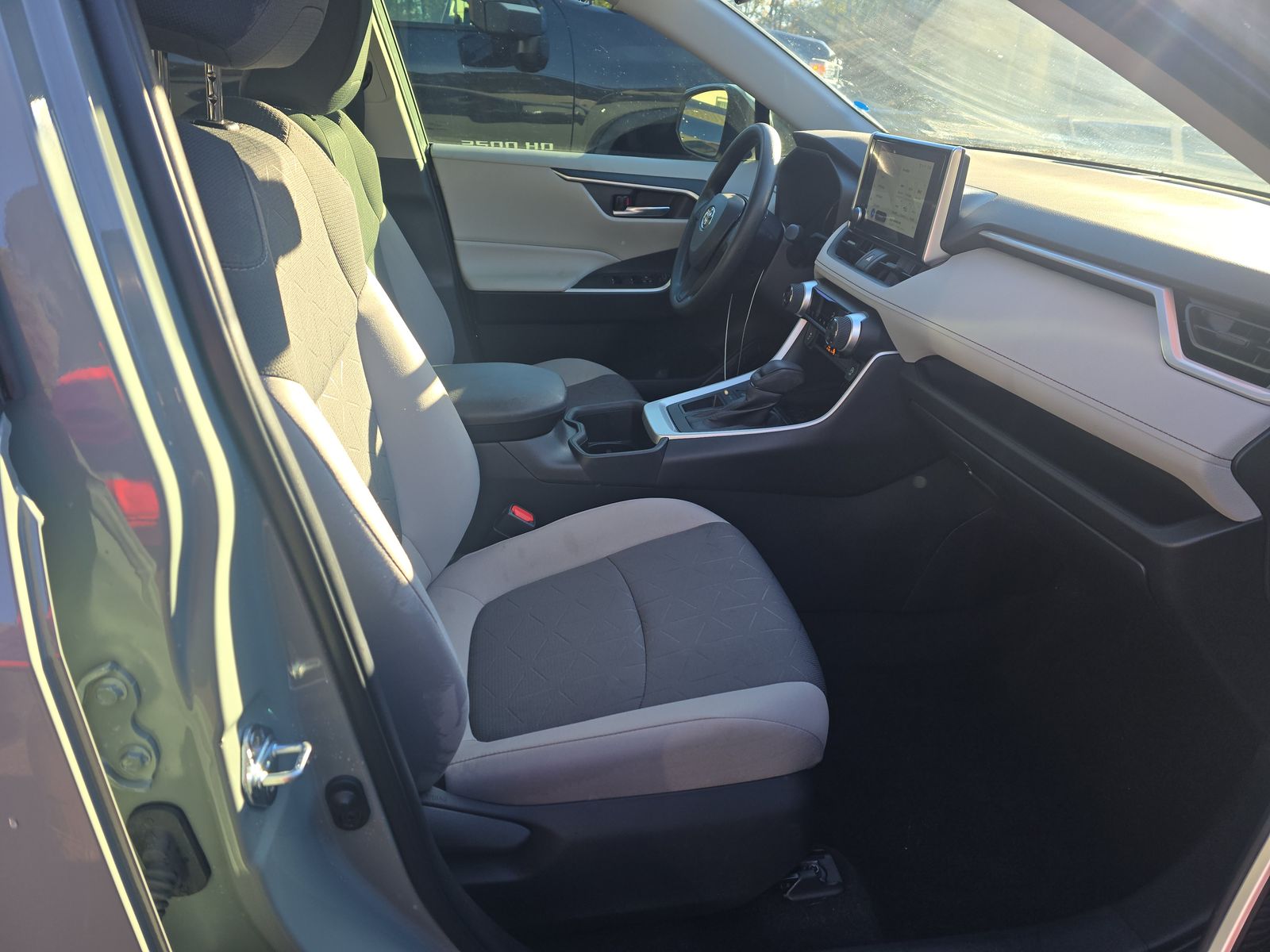 2023 Toyota RAV4 XLE FWD