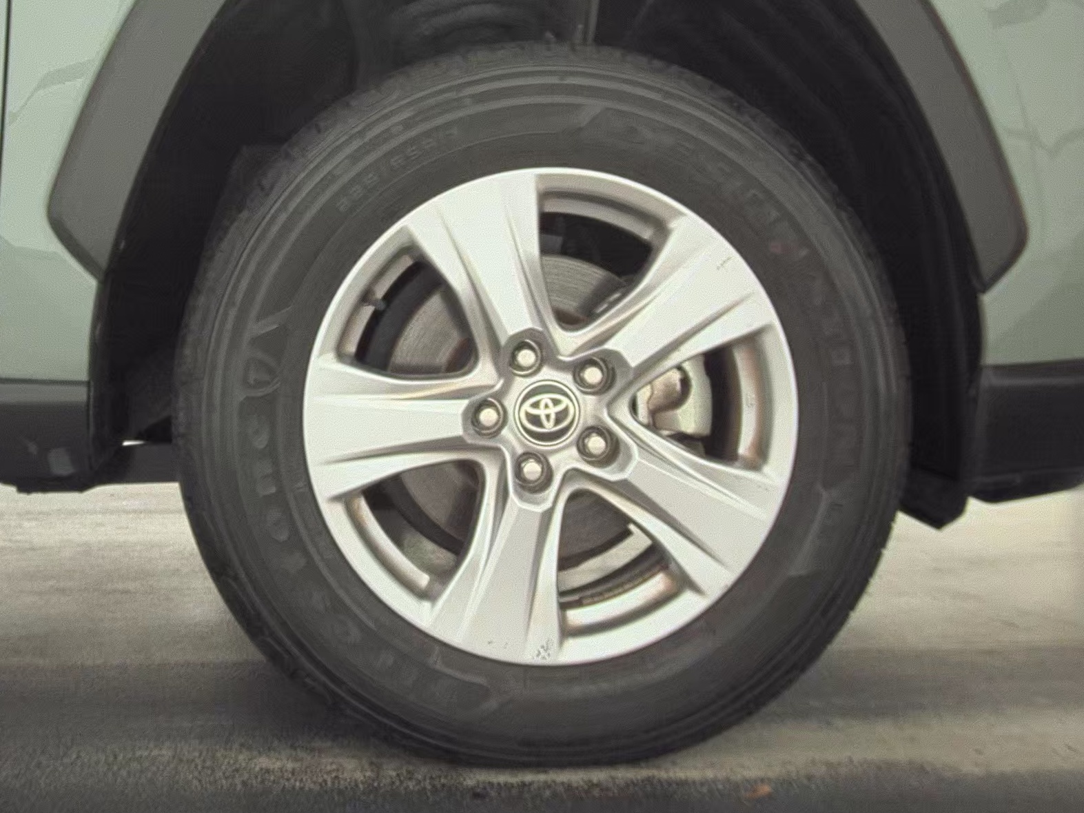 2023 Toyota RAV4 XLE FWD