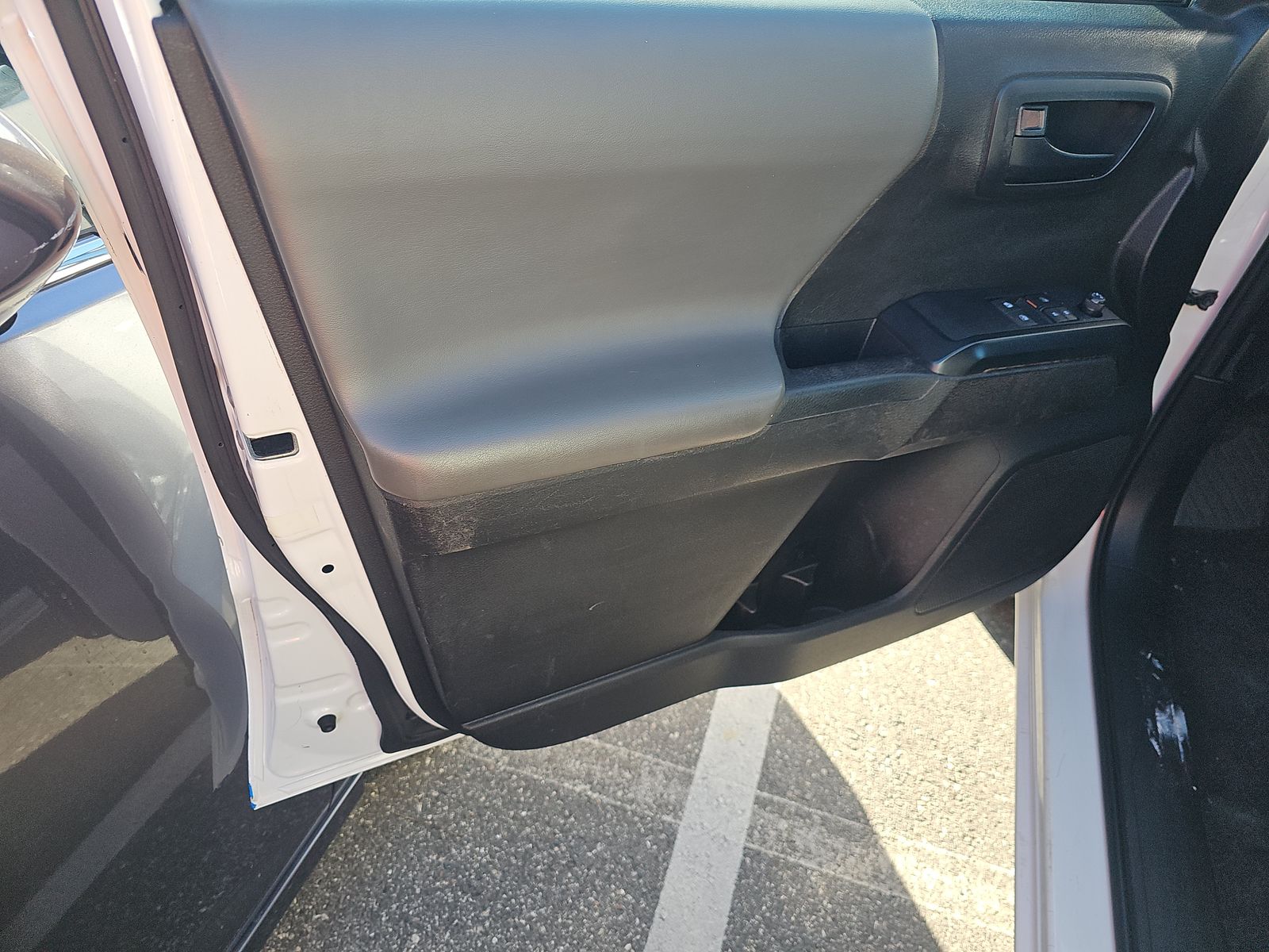 2022 Toyota Tacoma SR RWD