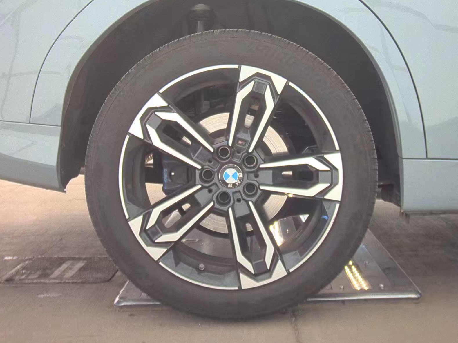 2025 BMW X2 xDrive28i AWD