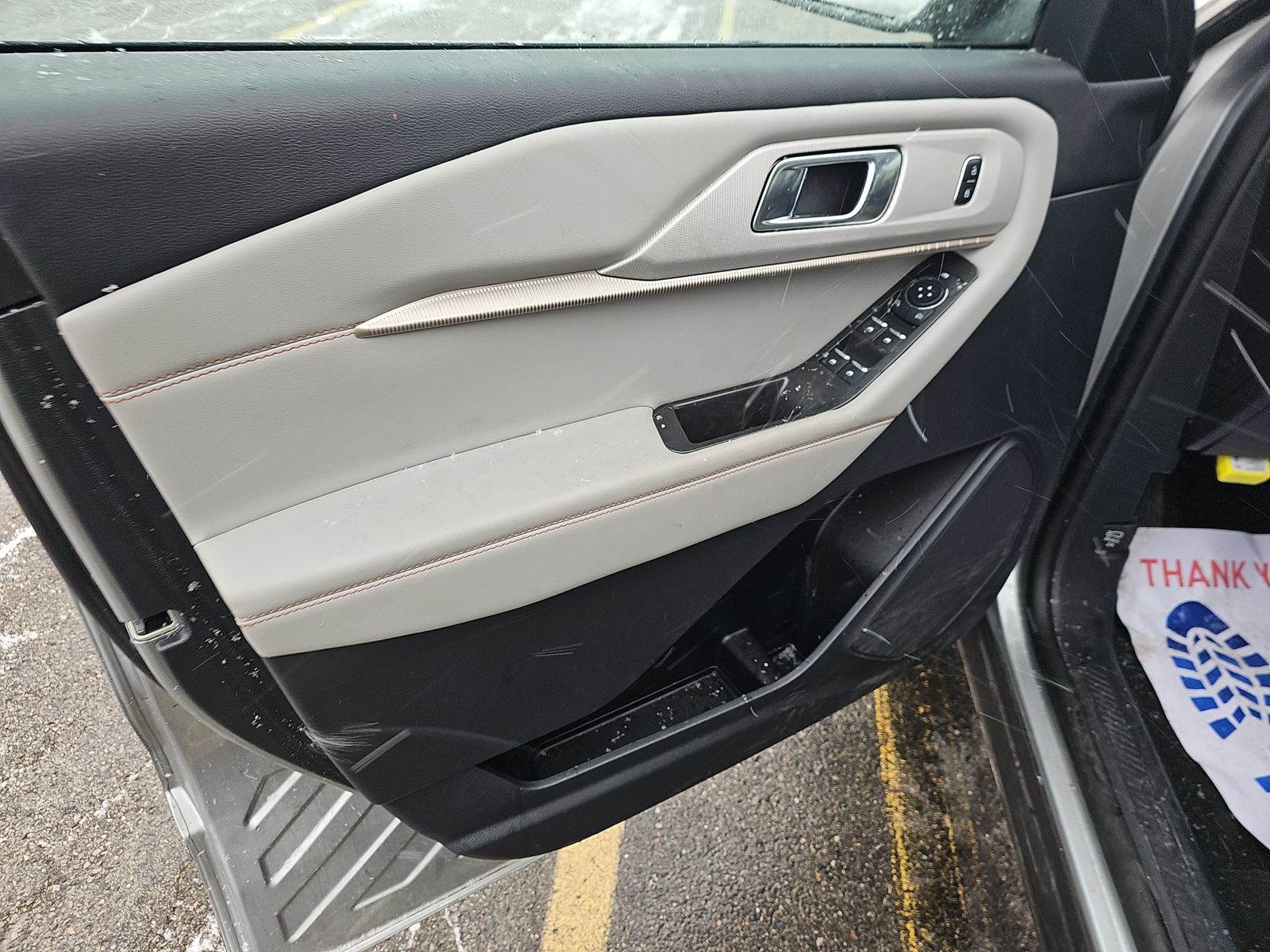 2025 Ford Explorer Active AWD