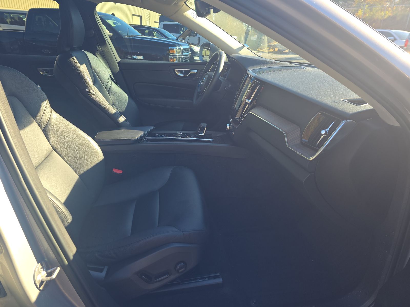 2023 Volvo XC60 B5 Plus FWD