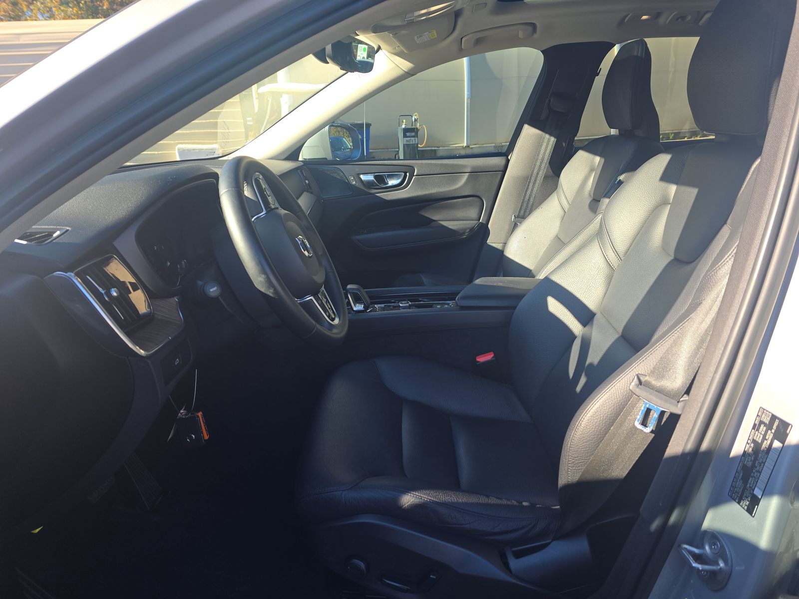 2023 Volvo XC60 B5 Plus FWD