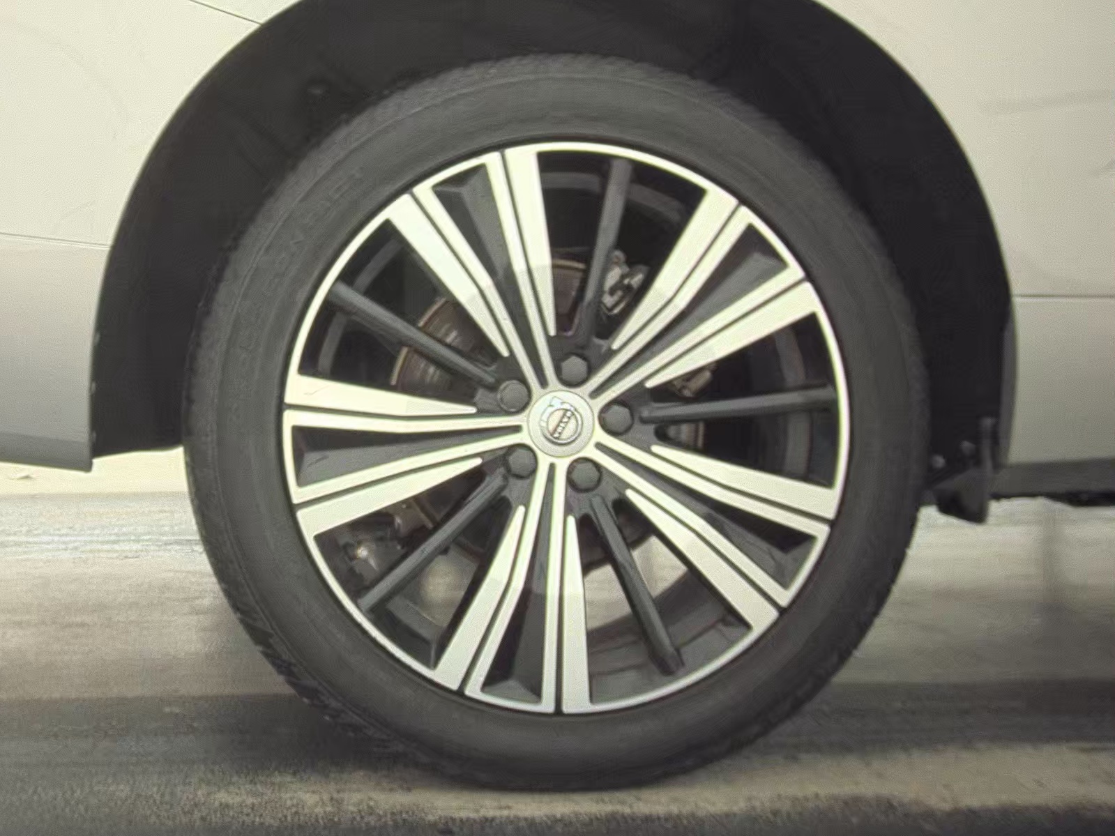 2023 Volvo XC60 B5 Plus FWD