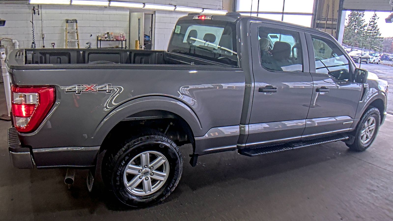 2022 Ford F-150 Hybrid XL AWD