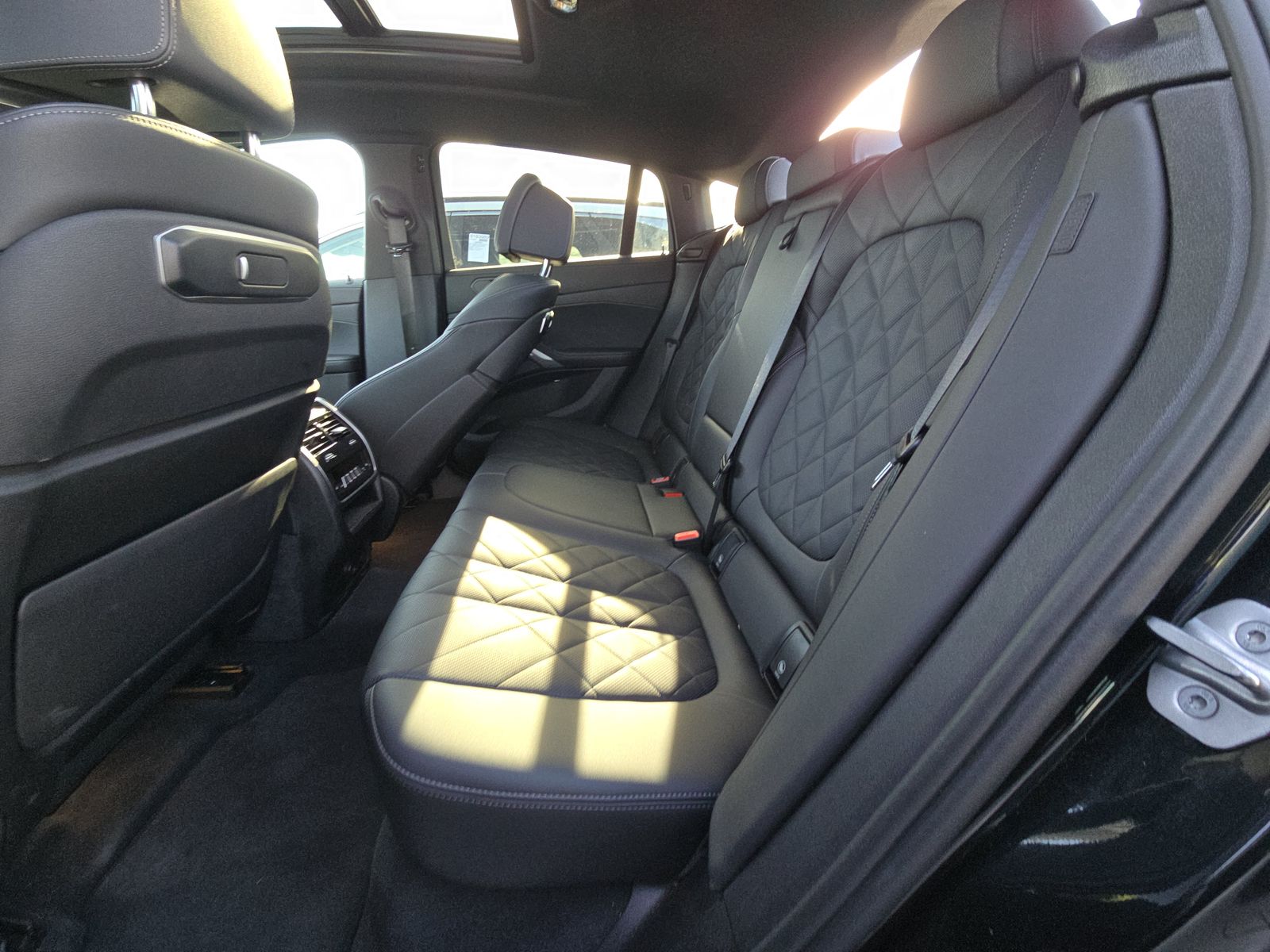 2024 BMW X6 xDrive40i AWD