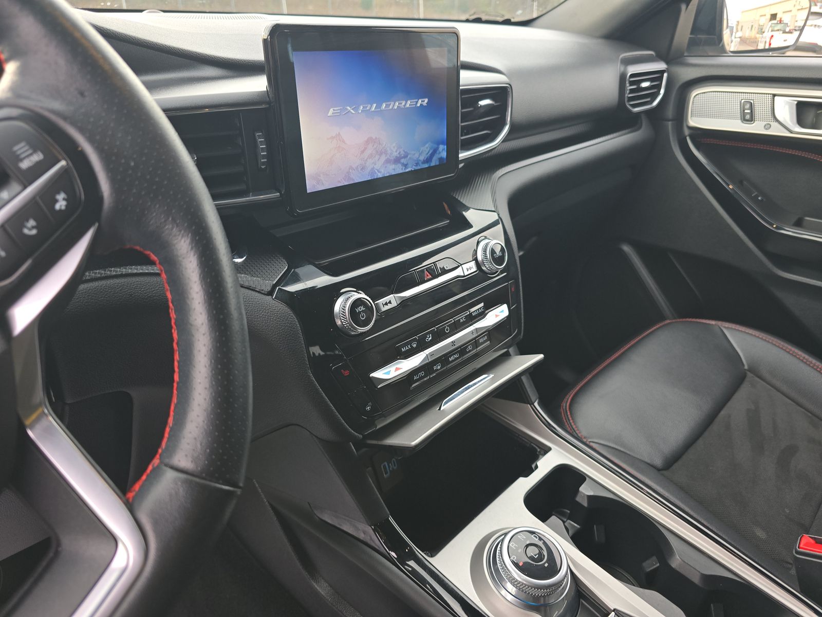 2023 Ford Explorer ST-Line AWD