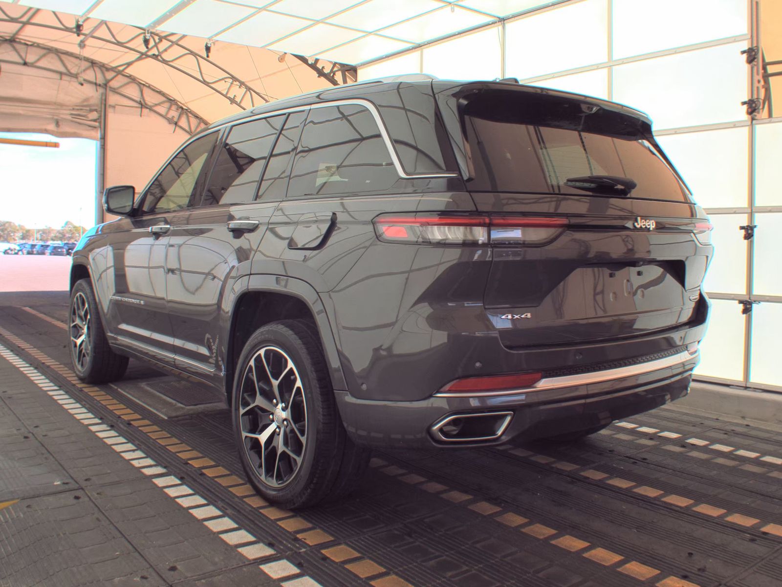 2022 Jeep Grand Cherokee Summit Reserve AWD