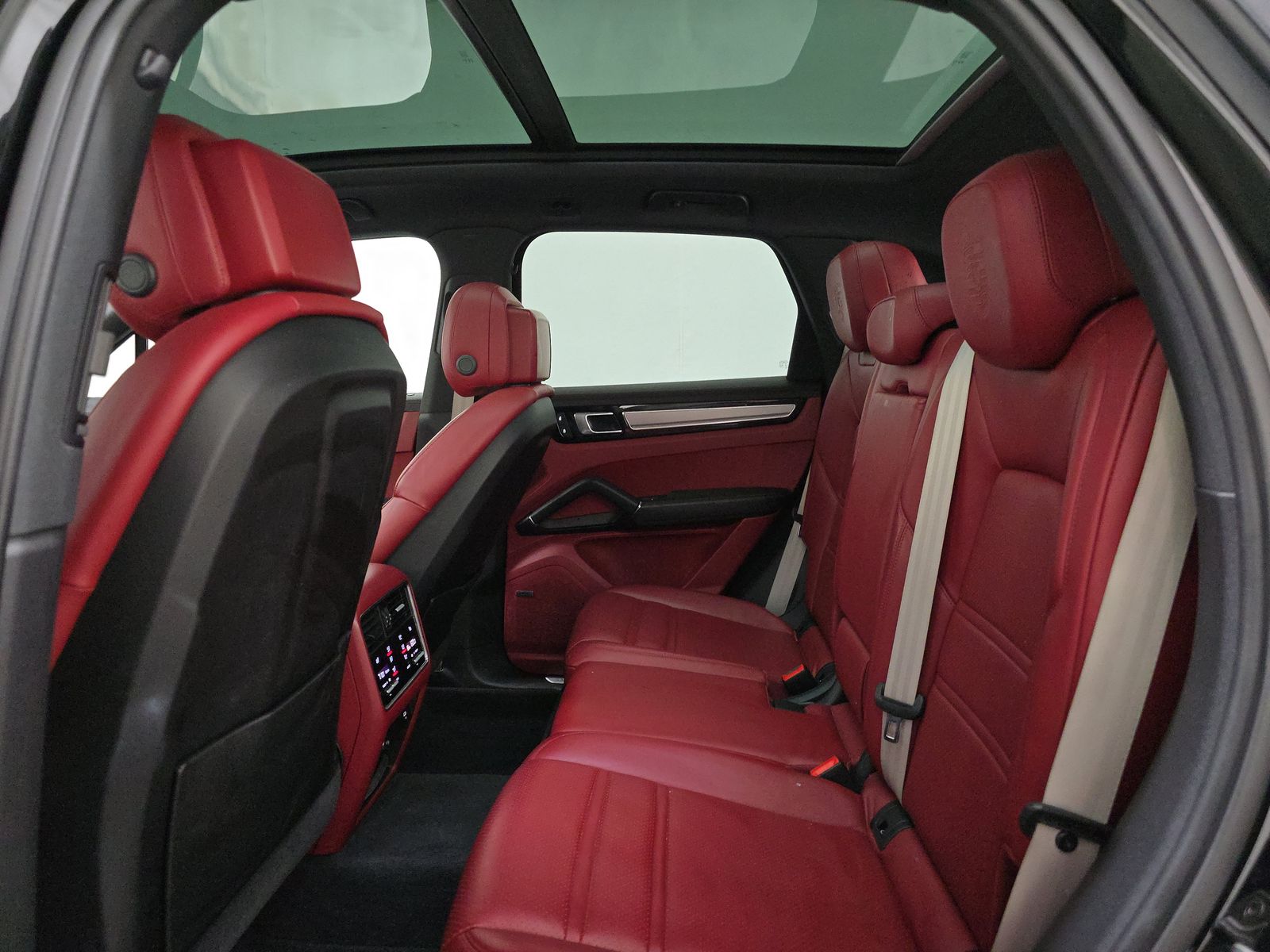 2023 Porsche Cayenne Platinum Edition AWD