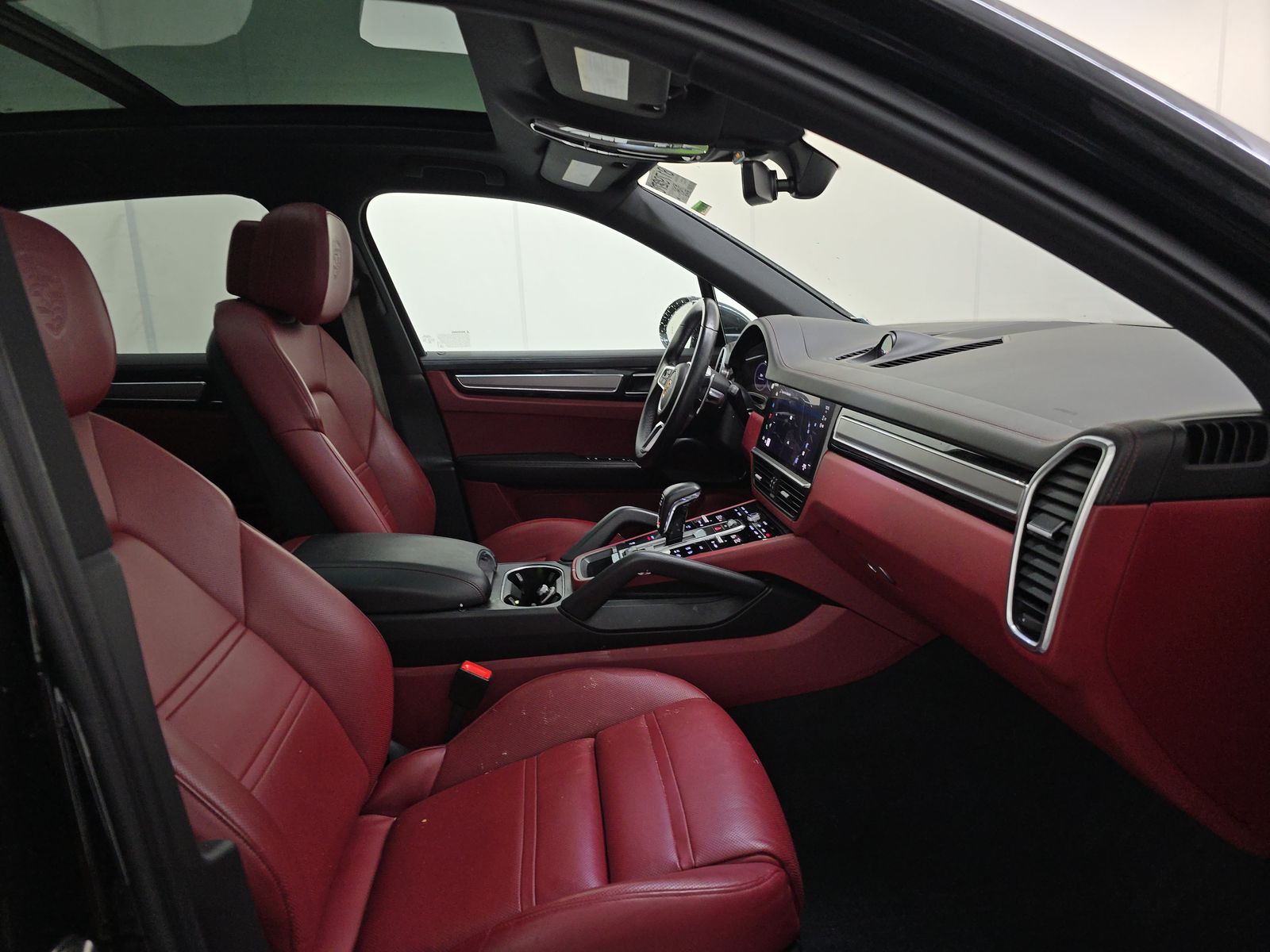 2023 Porsche Cayenne Platinum Edition AWD