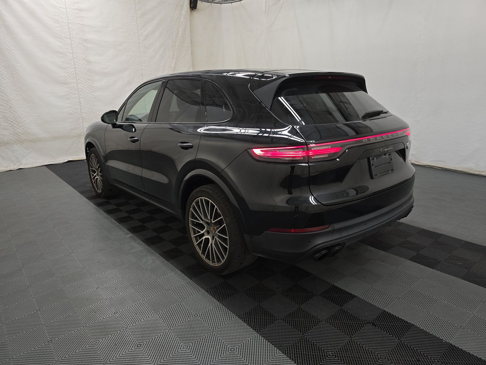 2023 Porsche Cayenne Platinum Edition AWD