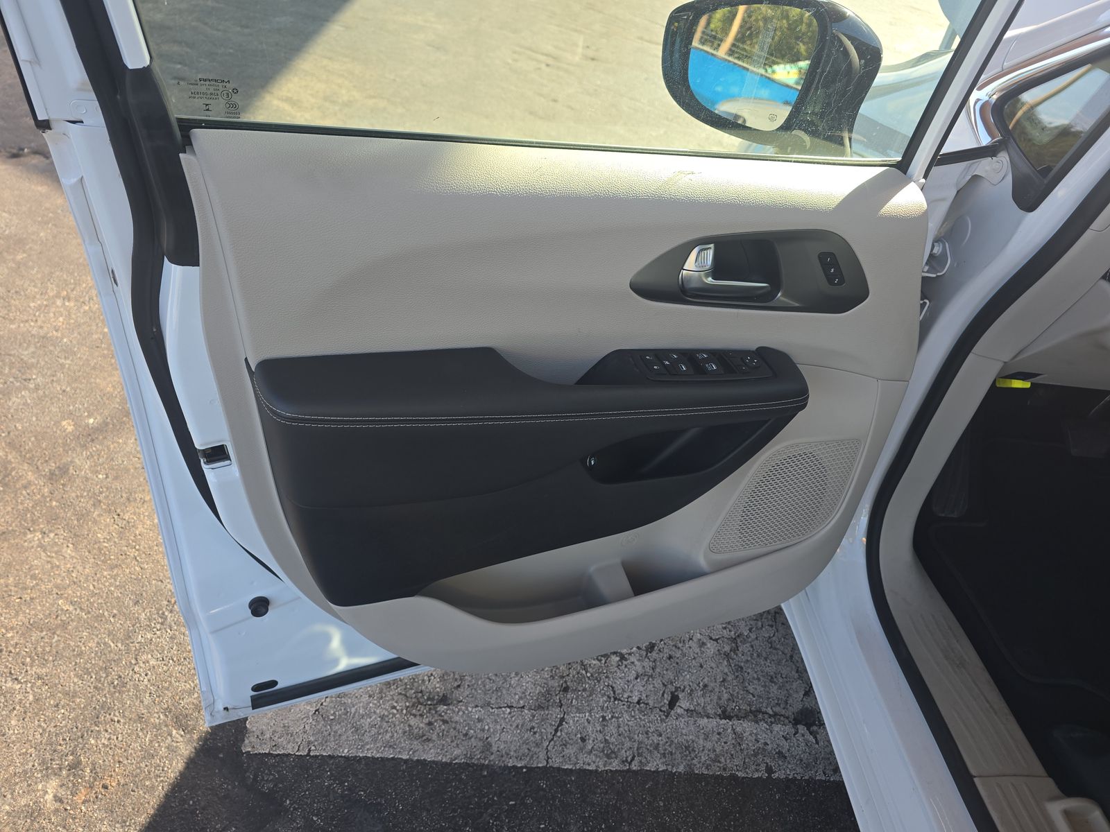 2024 Chrysler Pacifica Hybrid Select FWD