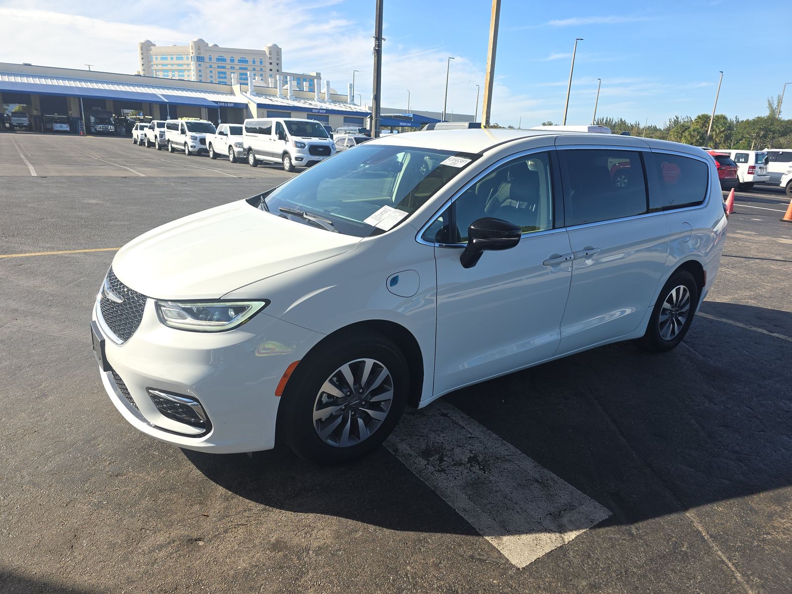 2024 Chrysler Pacifica Hybrid Select FWD