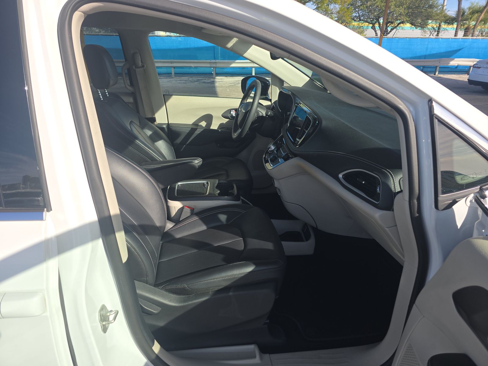 2024 Chrysler Pacifica Hybrid Select FWD