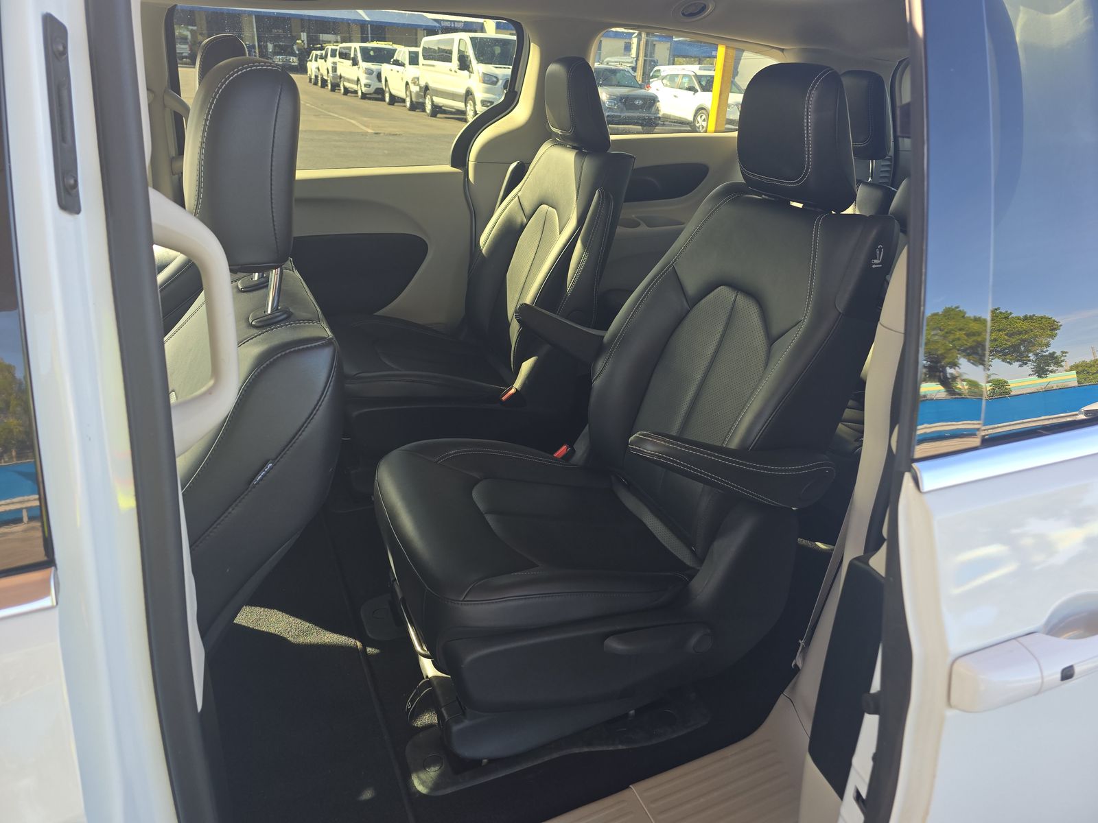 2024 Chrysler Pacifica Hybrid Select FWD