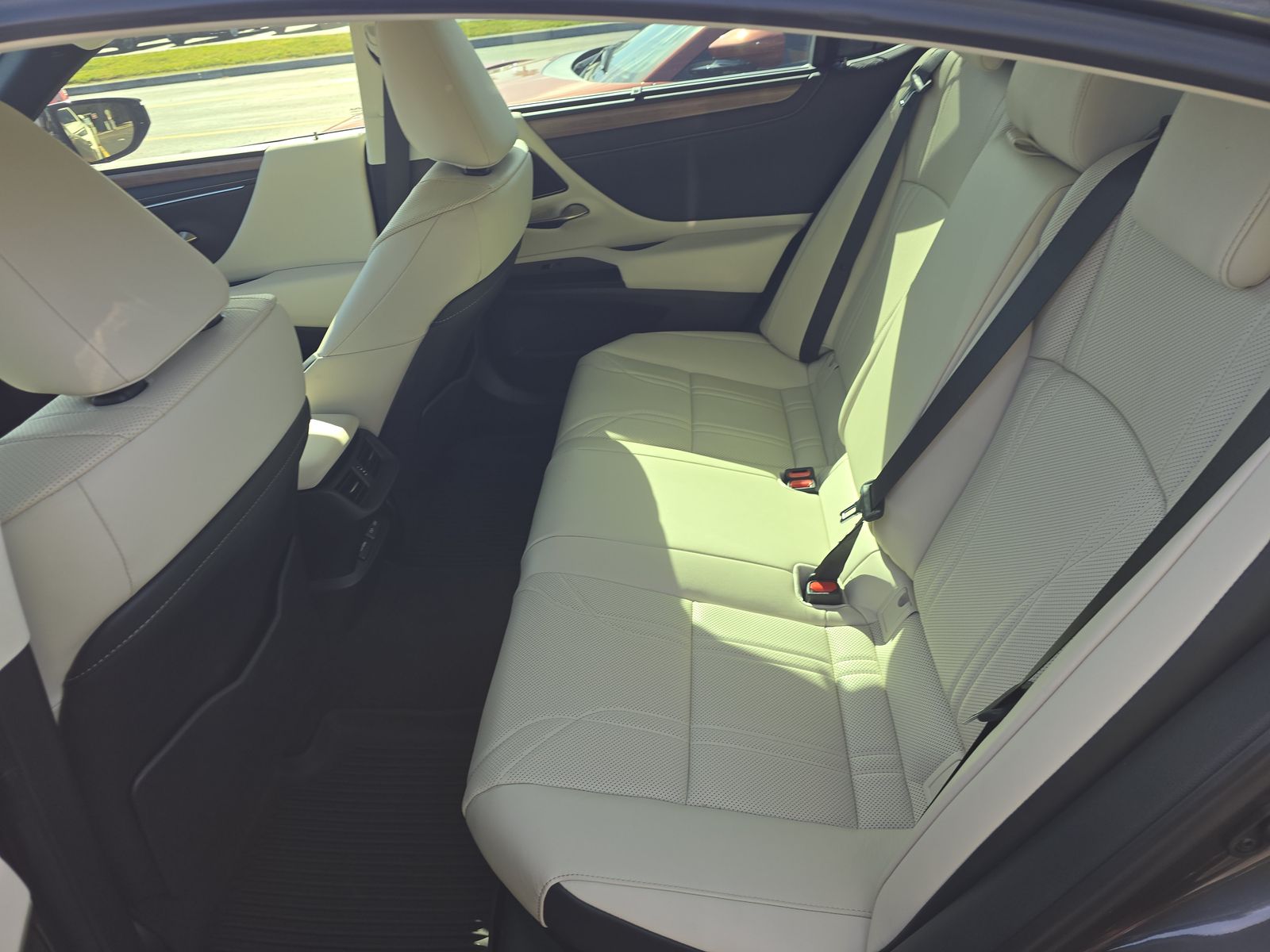 2024 Lexus ES ES 300h Ultra Luxury FWD