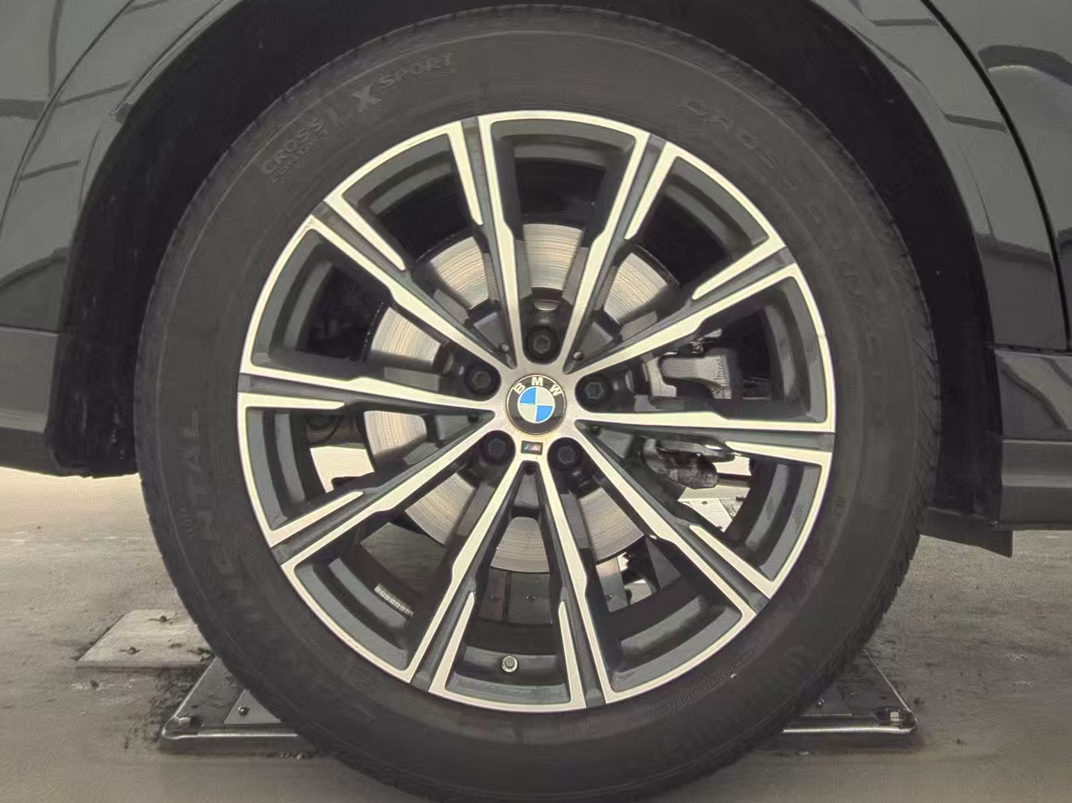 2024 BMW X6 xDrive40i AWD