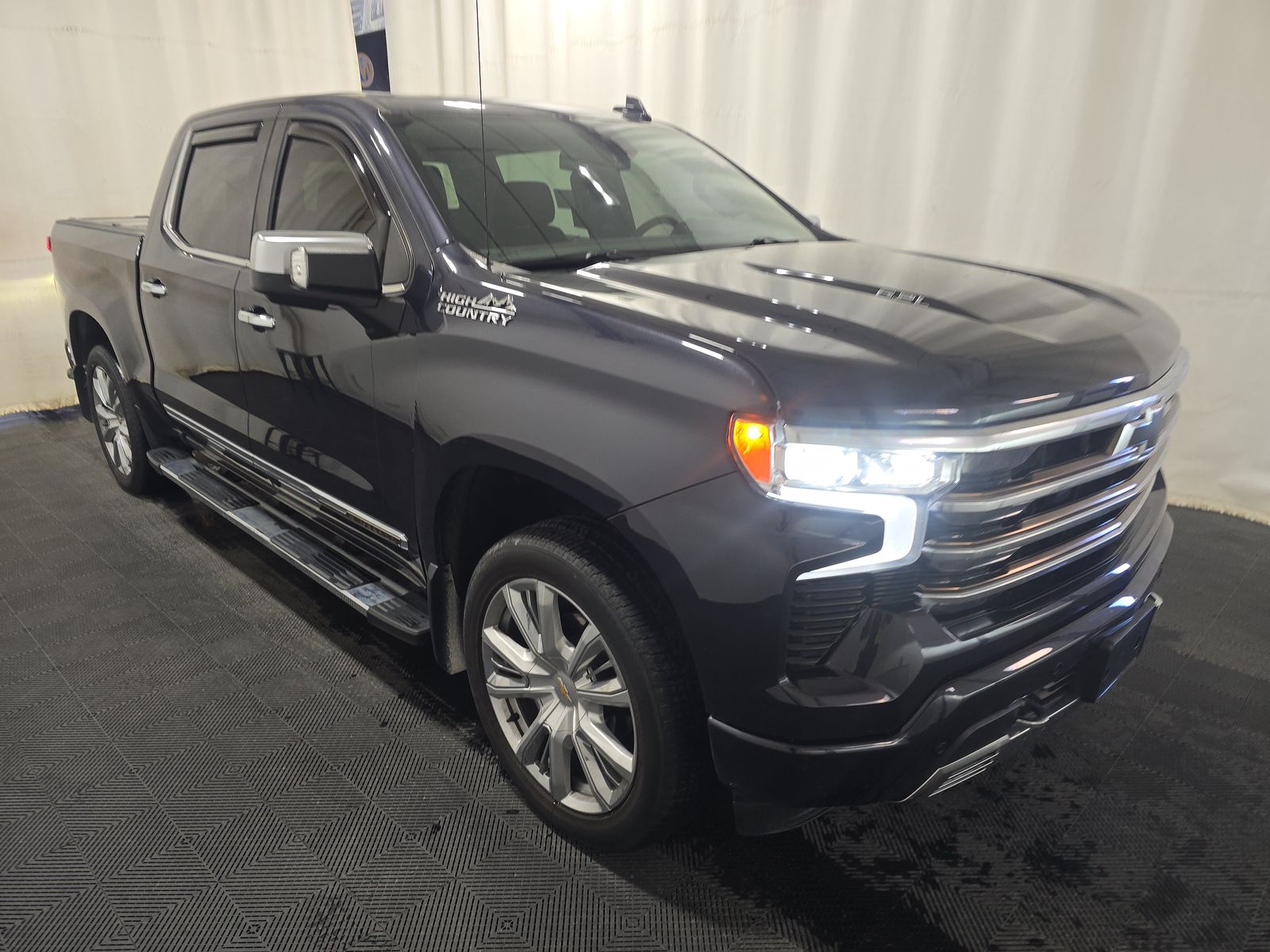 2022 Chevrolet Silverado 1500 High Country AWD