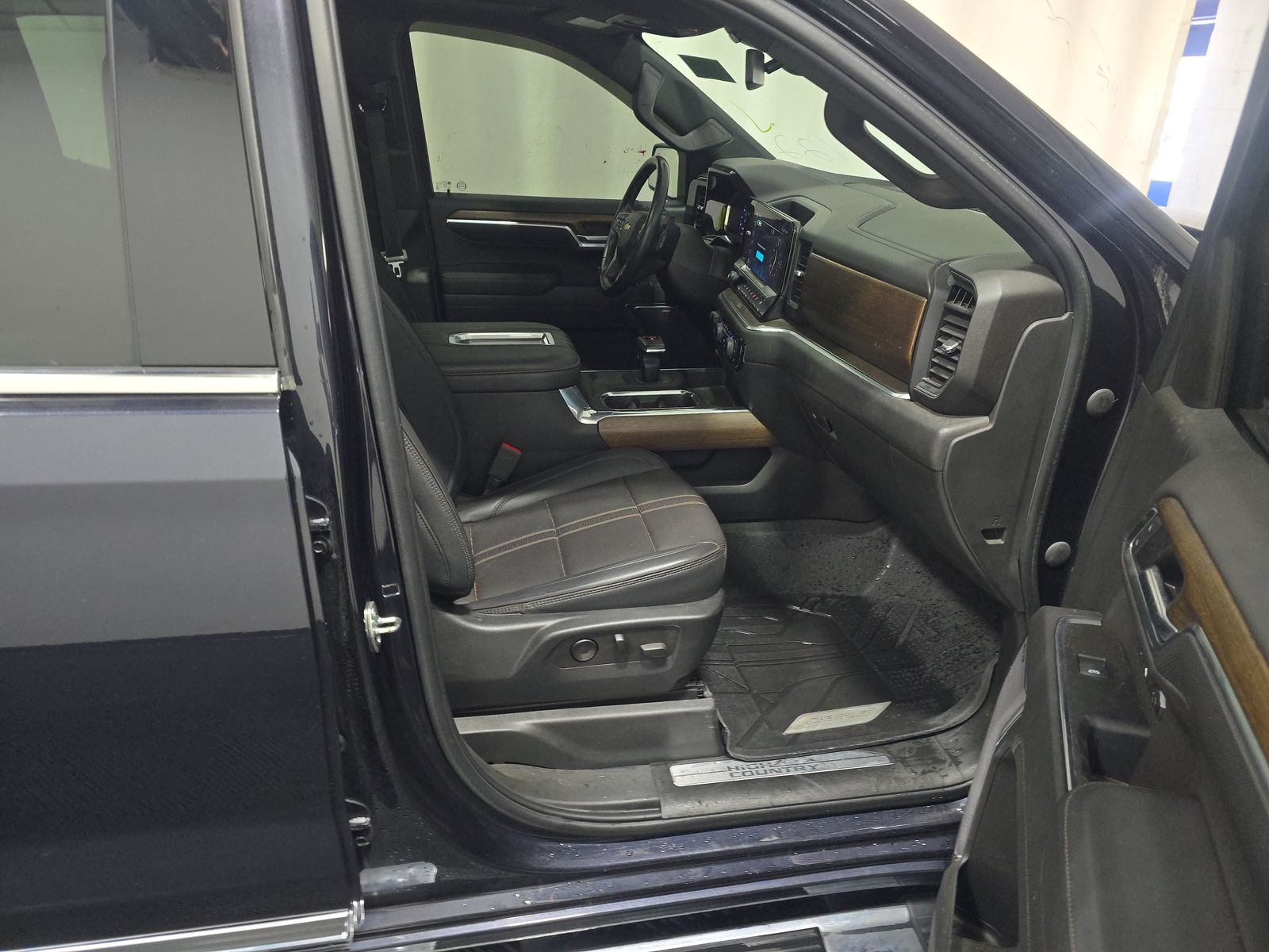 2022 Chevrolet Silverado 1500 High Country AWD