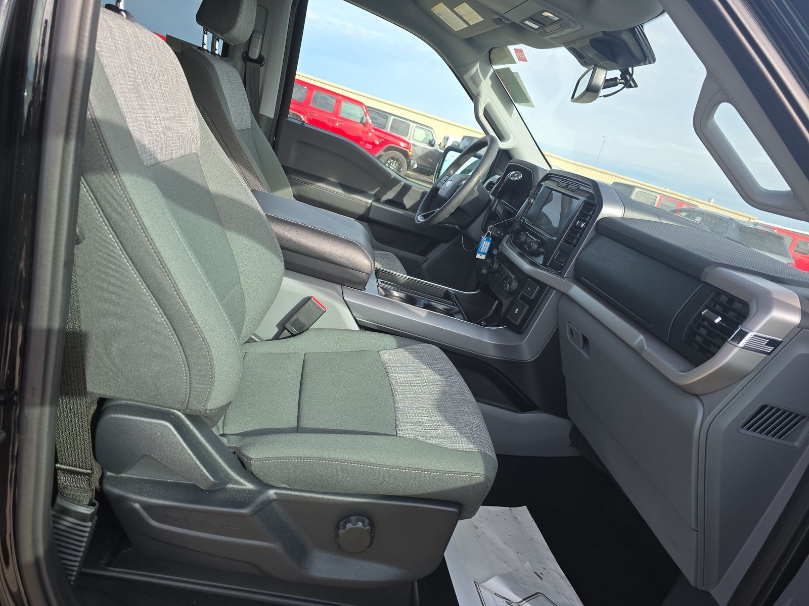 2023 Ford F-150 XLT AWD