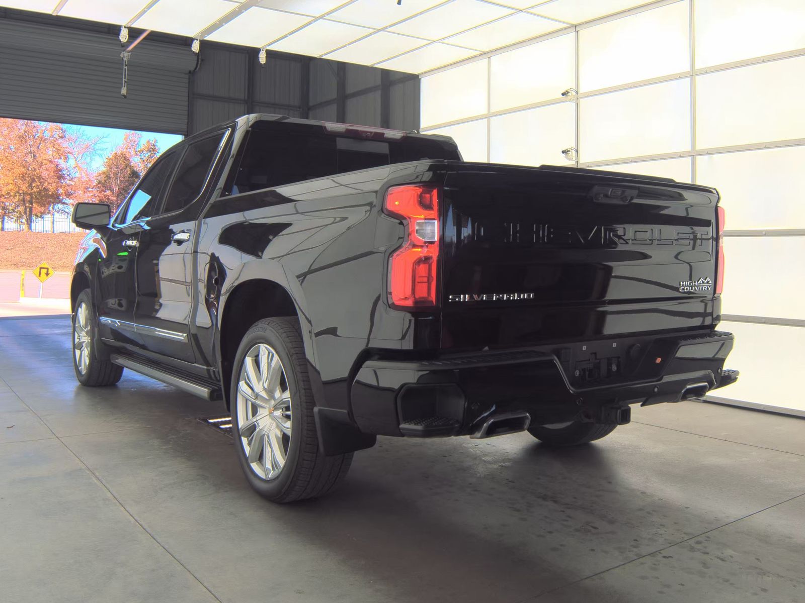 2025 Chevrolet Silverado 1500 High Country AWD