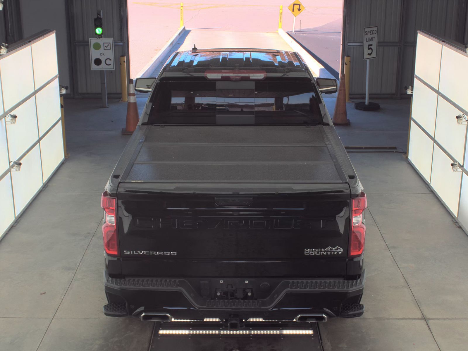 2025 Chevrolet Silverado 1500 High Country AWD