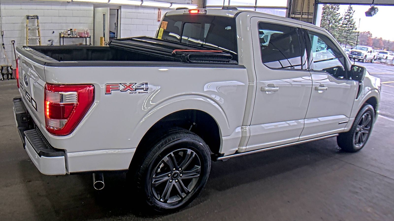 2023 Ford F-150 Hybrid Lariat AWD