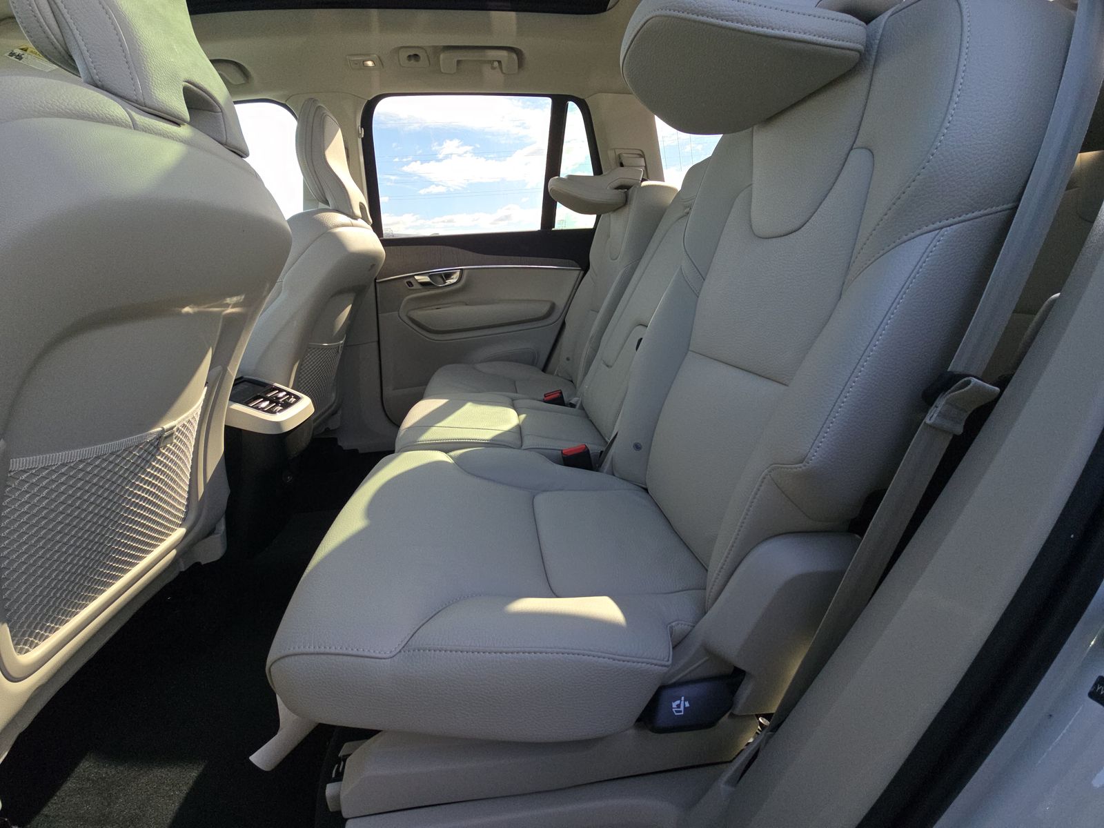 2025 Volvo XC90 B5 Plus AWD