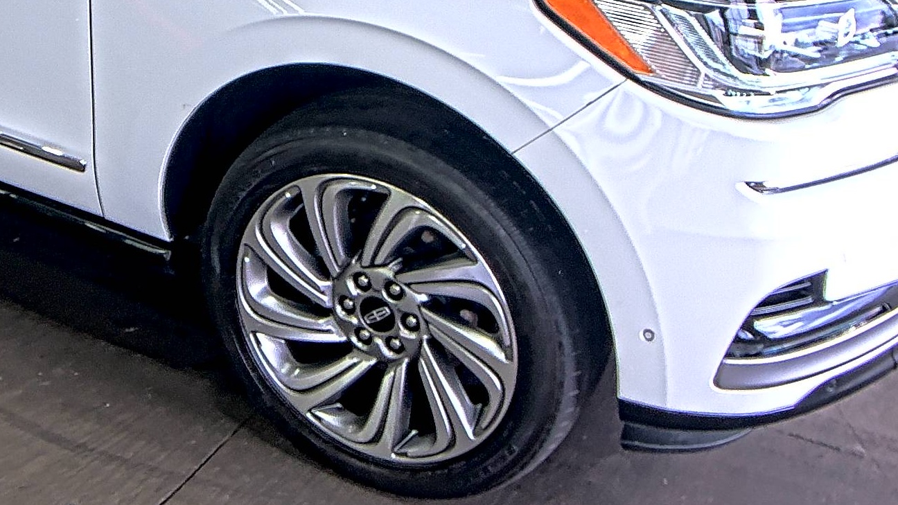 2022 Lincoln Navigator Standard AWD