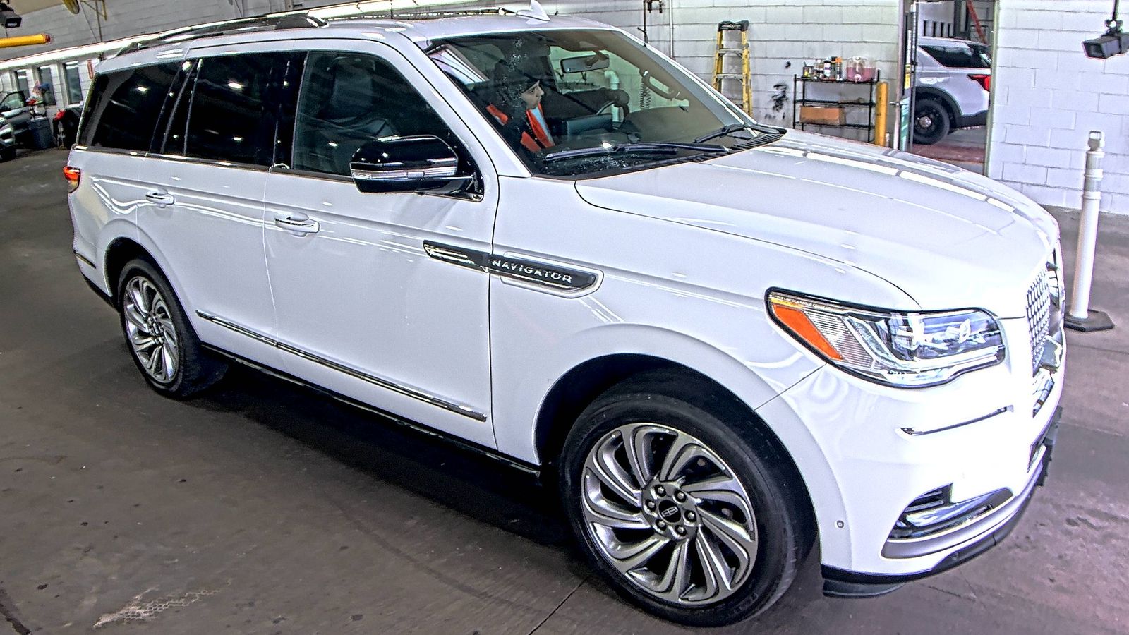 2022 Lincoln Navigator Standard AWD