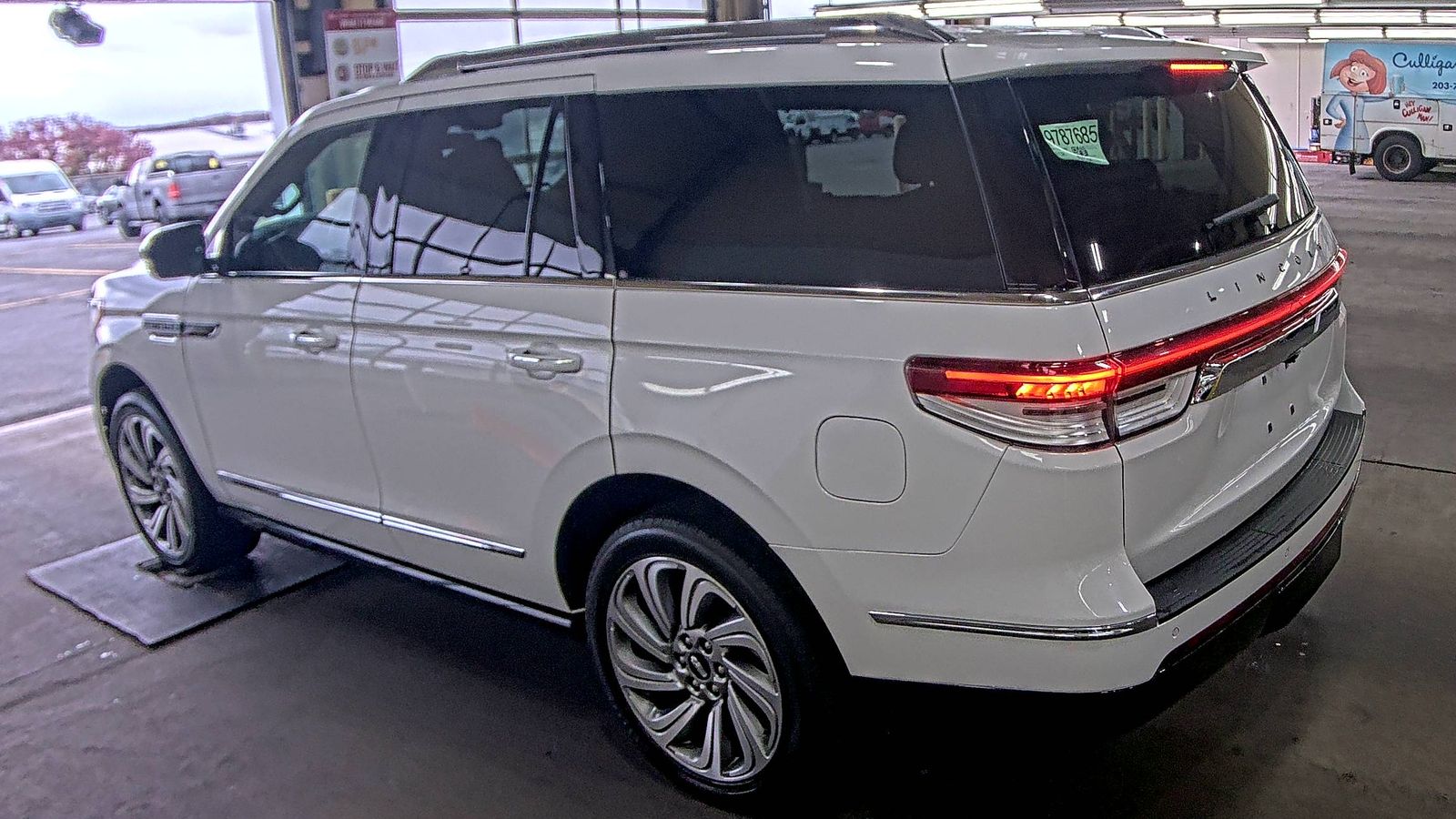 2022 Lincoln Navigator Standard AWD