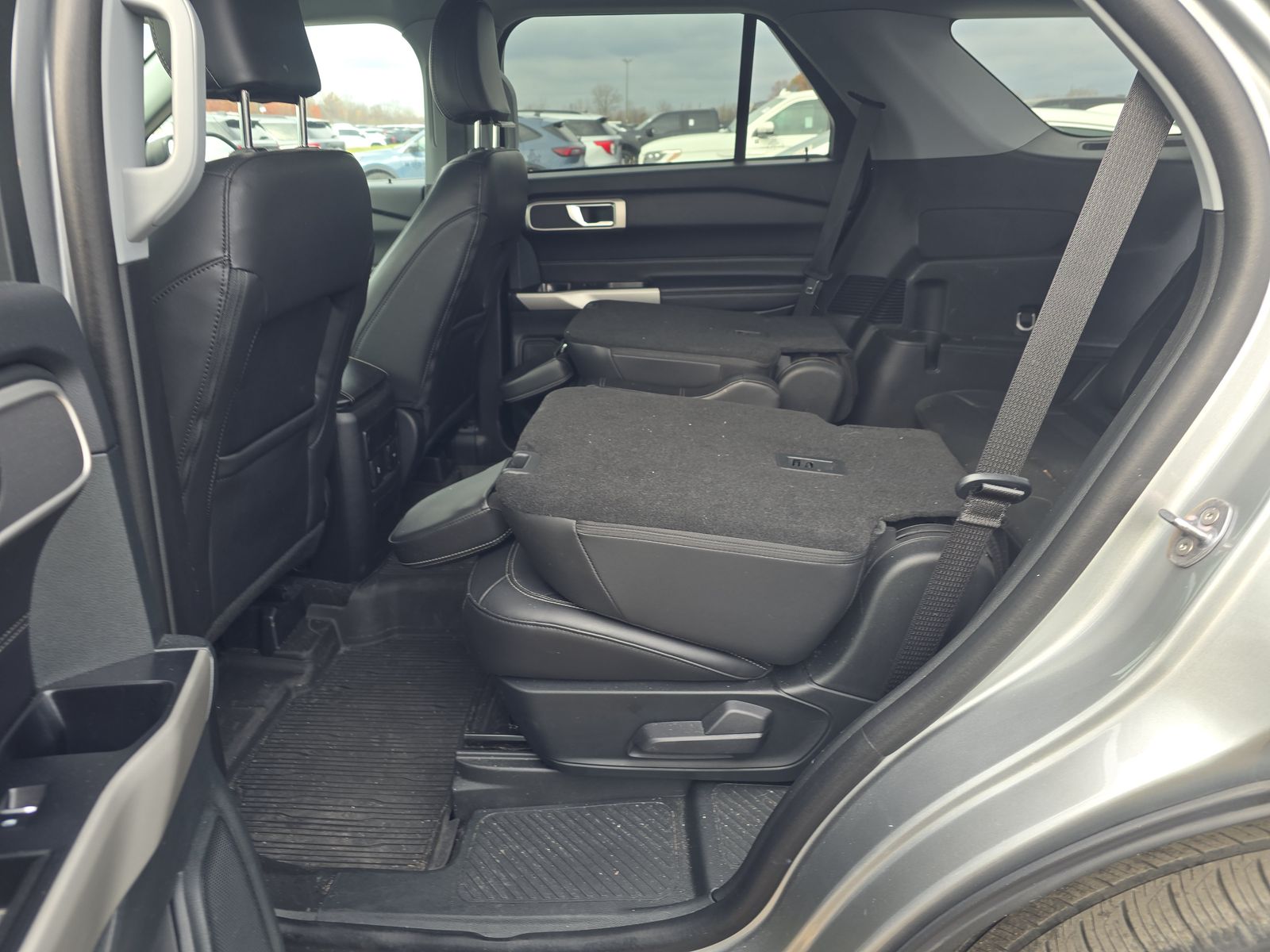 2023 Ford Explorer XLT AWD