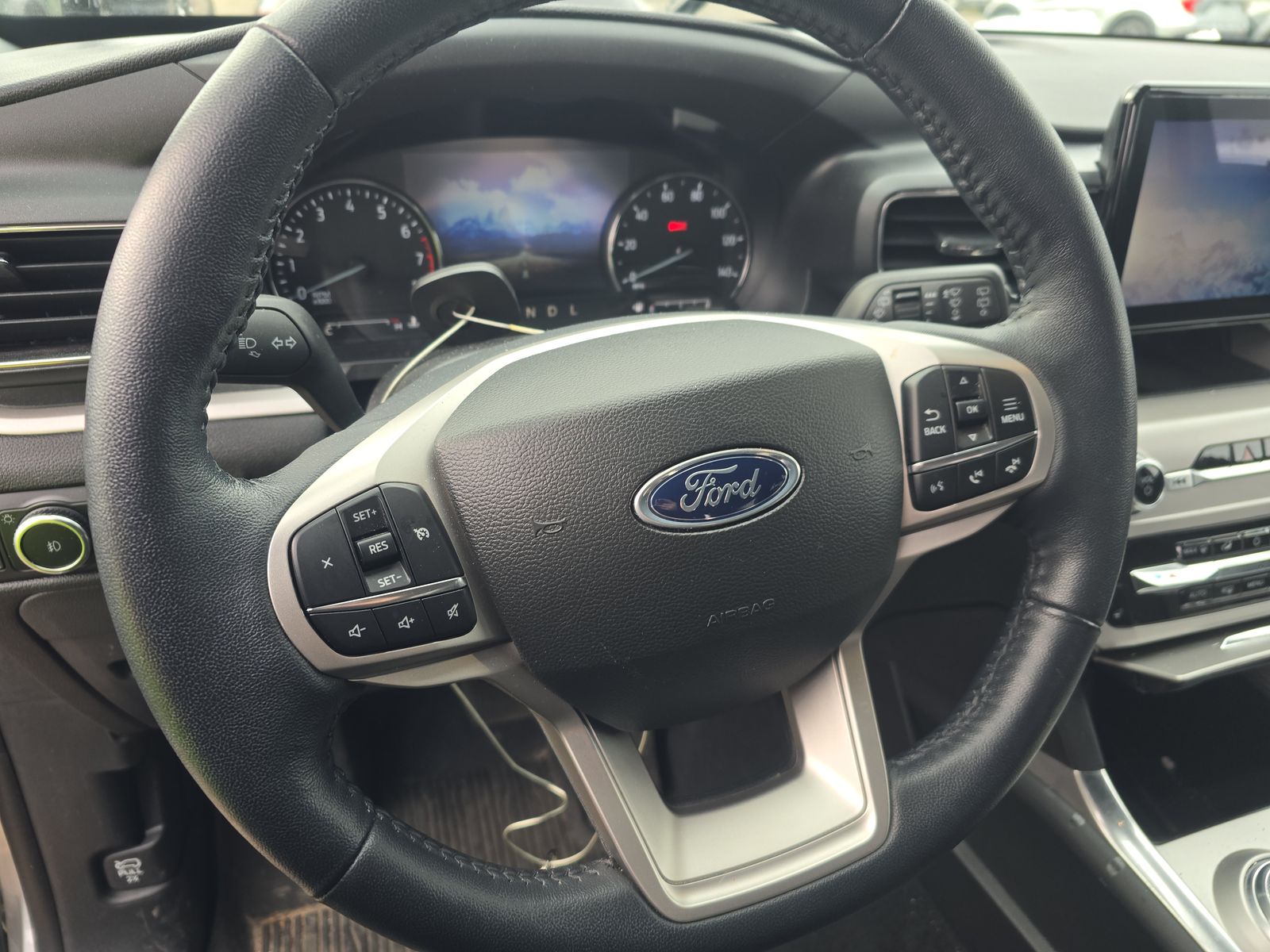 2023 Ford Explorer XLT AWD