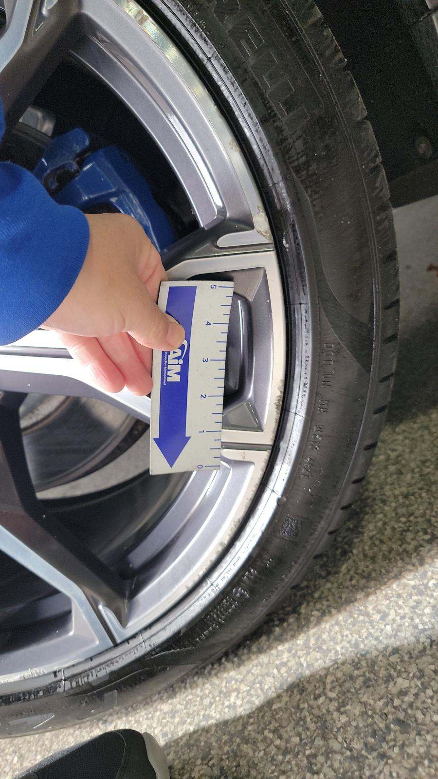 2021 BMW X6 M50i AWD