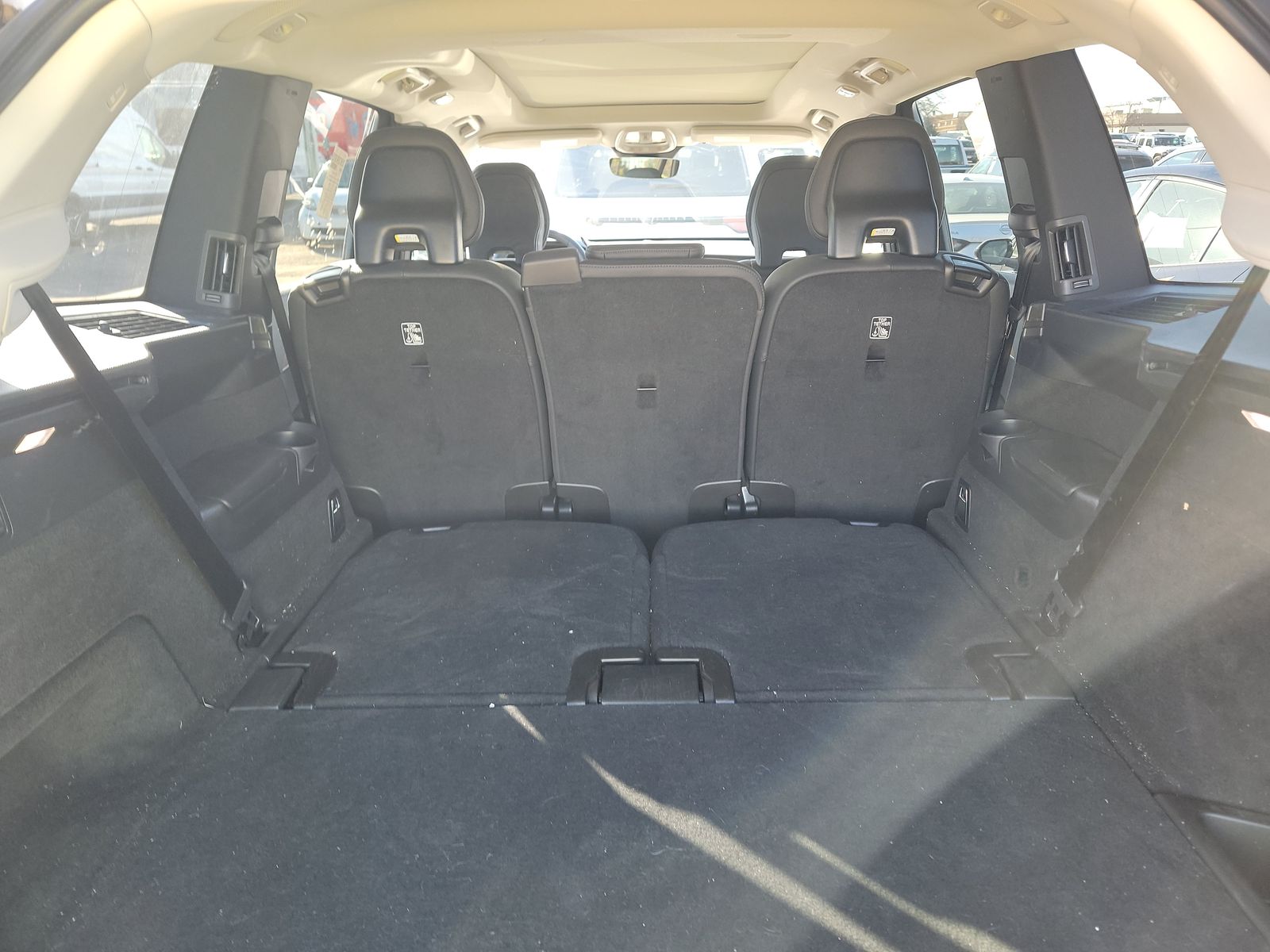 2023 Volvo XC90 B6 Plus AWD