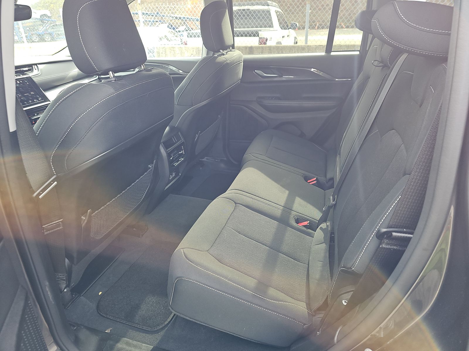 2023 Jeep Grand Cherokee Laredo AWD