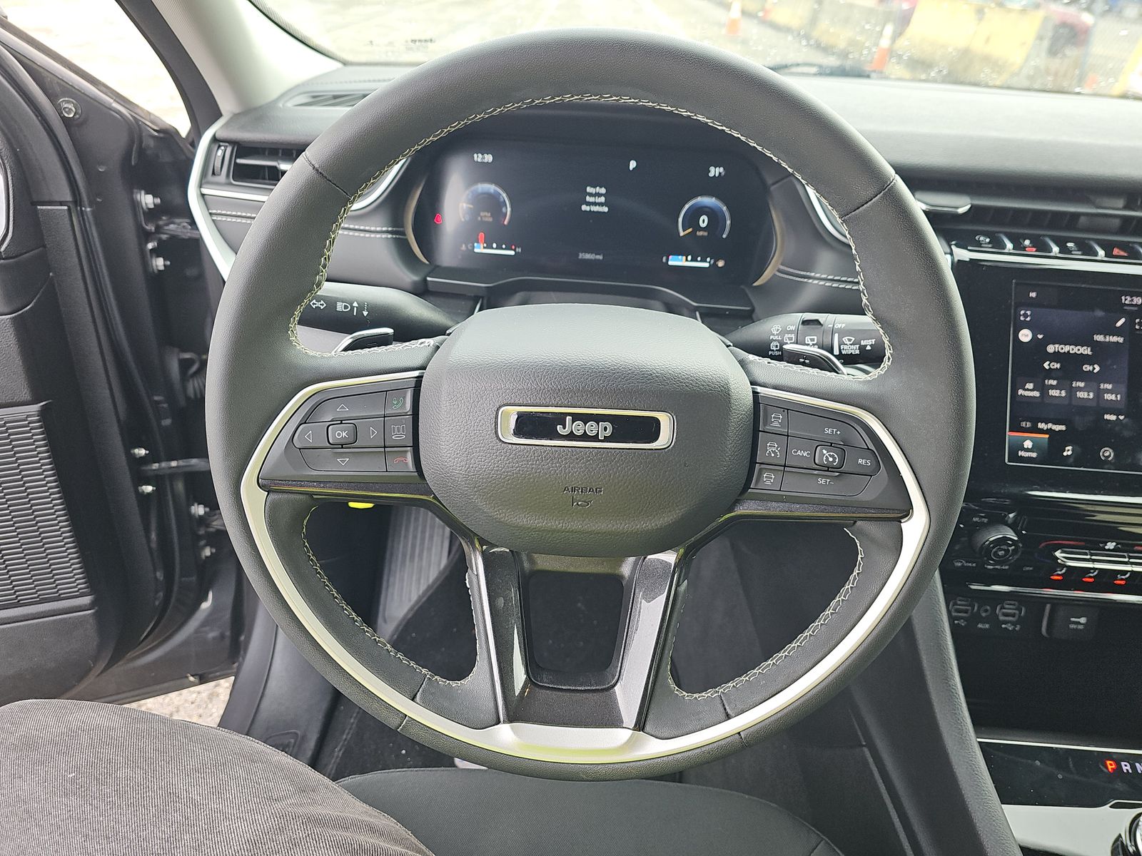 2023 Jeep Grand Cherokee Laredo AWD