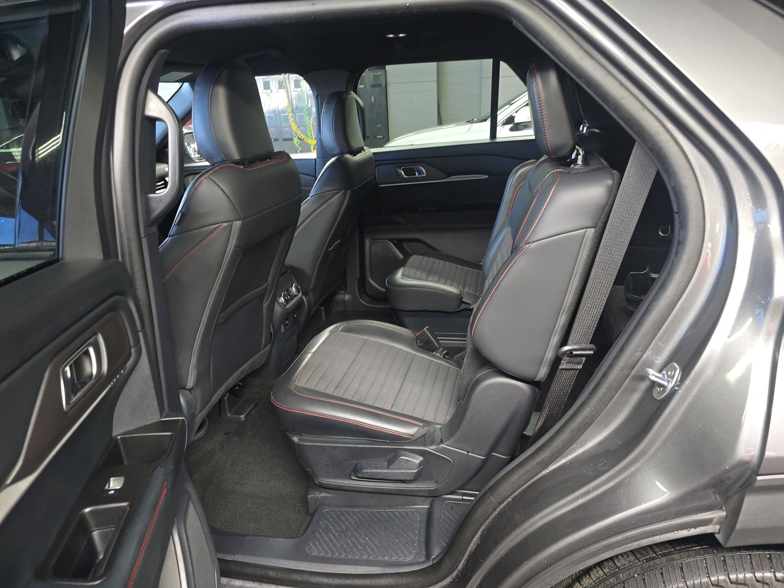 2025 Ford Explorer ST-Line AWD