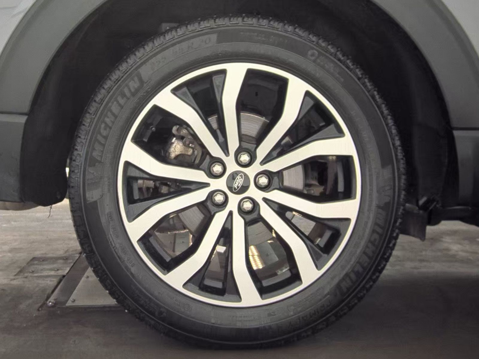 2025 Ford Explorer ST-Line AWD