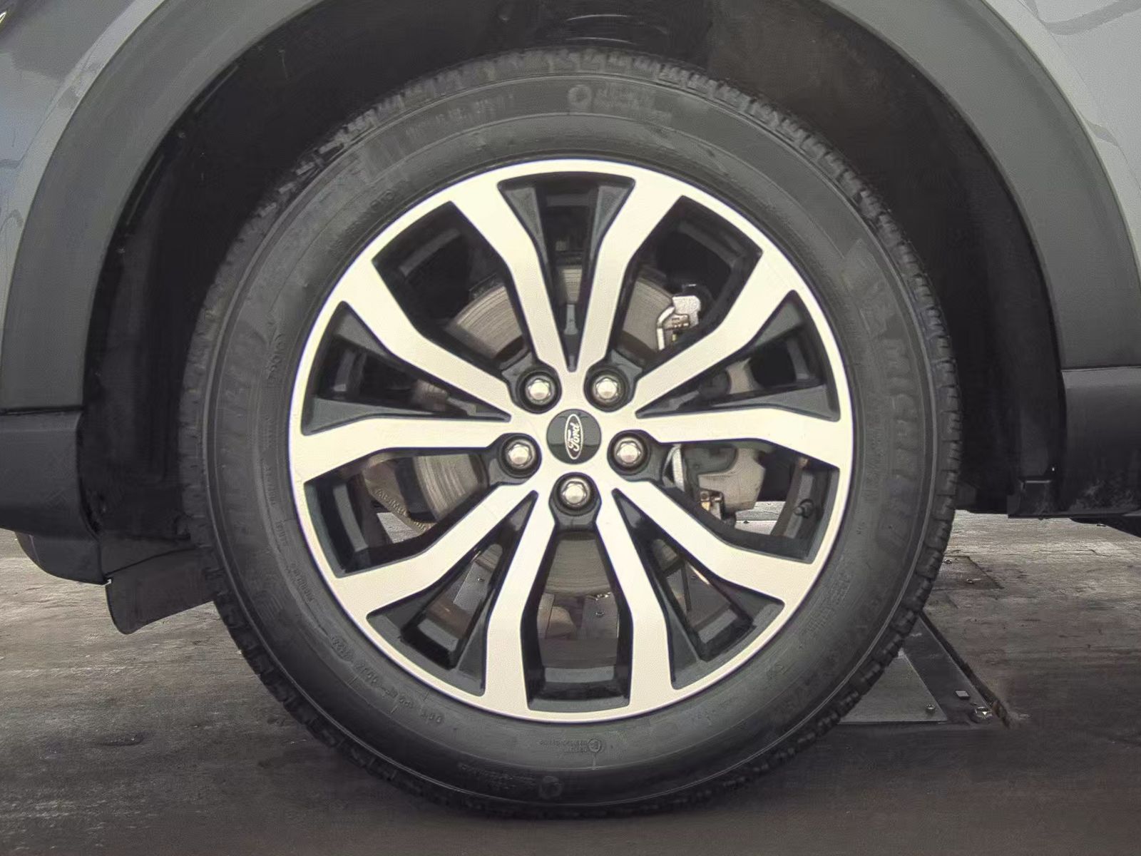 2025 Ford Explorer ST-Line AWD