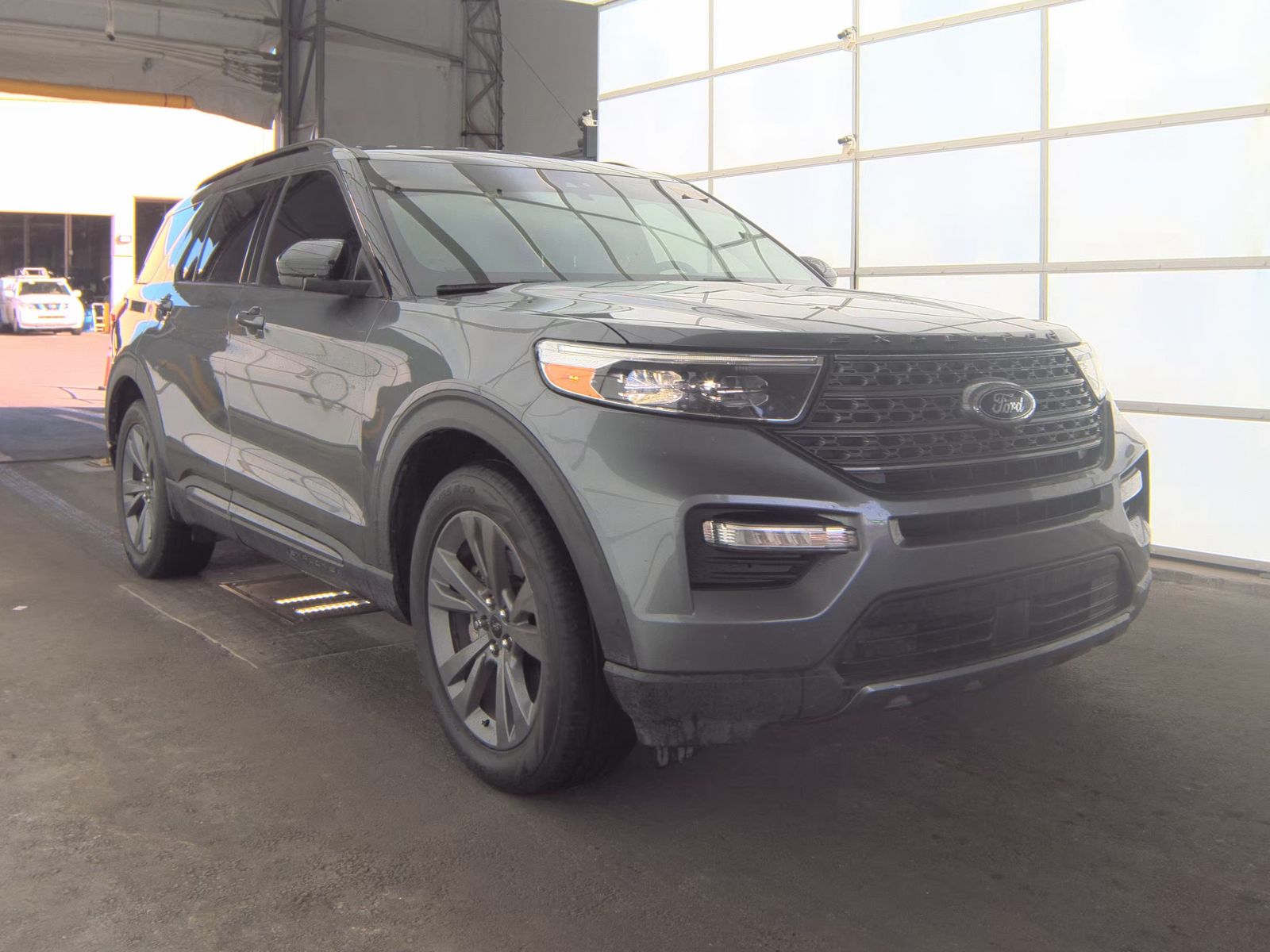 2023 Ford Explorer XLT RWD