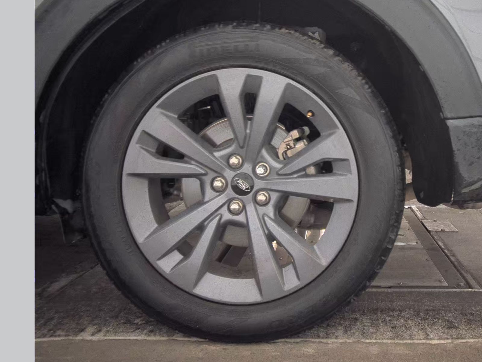 2023 Ford Explorer XLT RWD