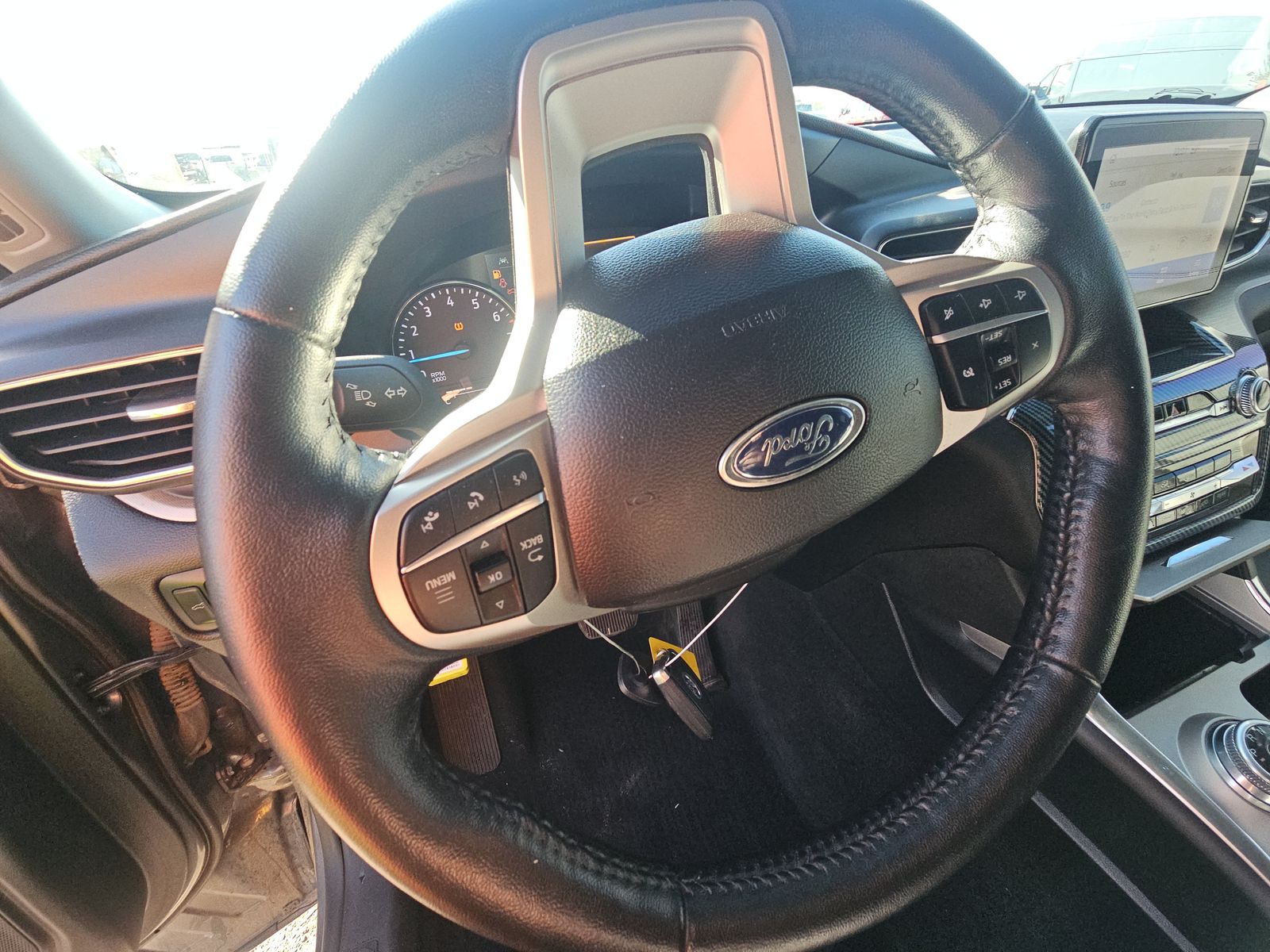 2023 Ford Explorer XLT RWD