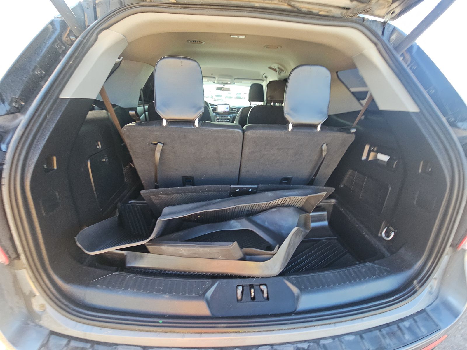 2023 Ford Explorer XLT RWD