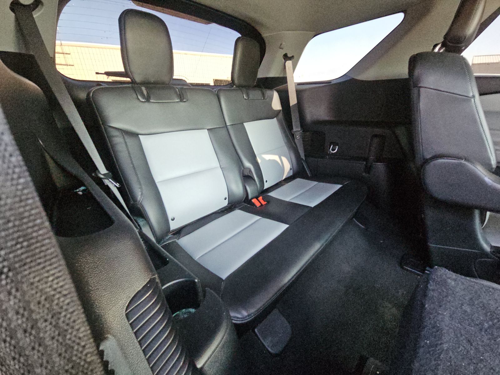 2023 Ford Explorer XLT RWD