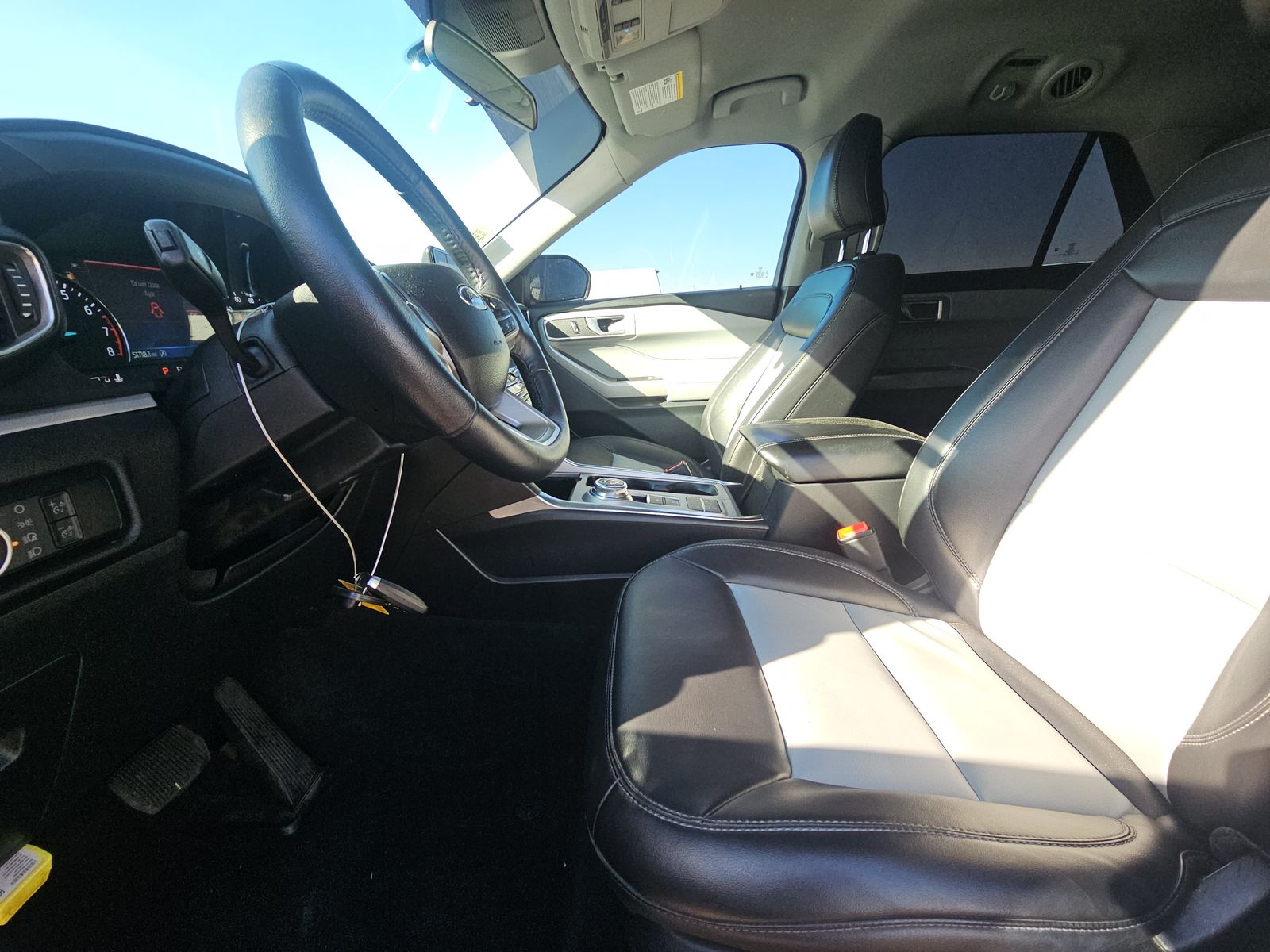 2023 Ford Explorer XLT RWD